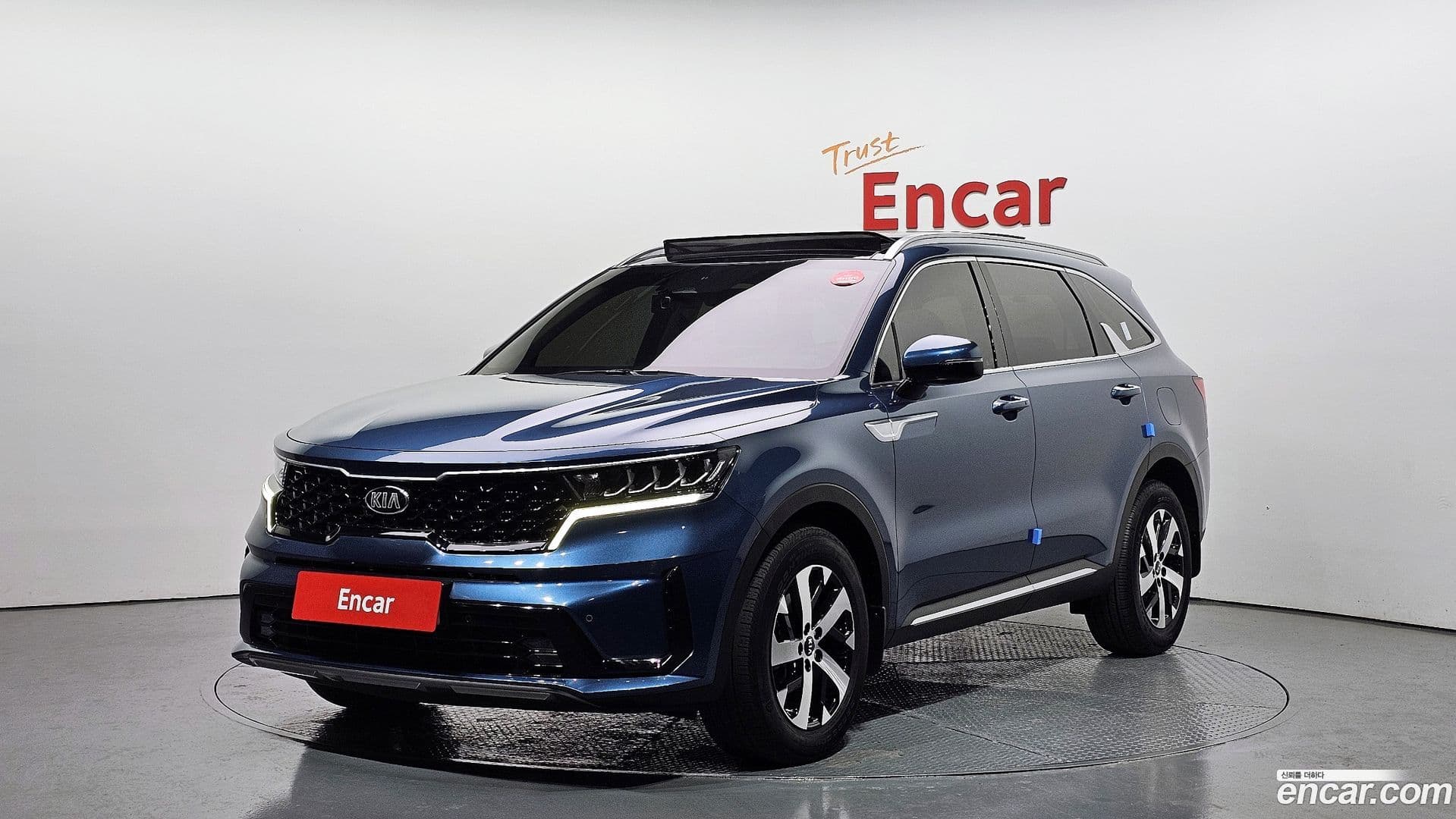 Main__Slider__Photo:Sorento Kia 2021.3-0