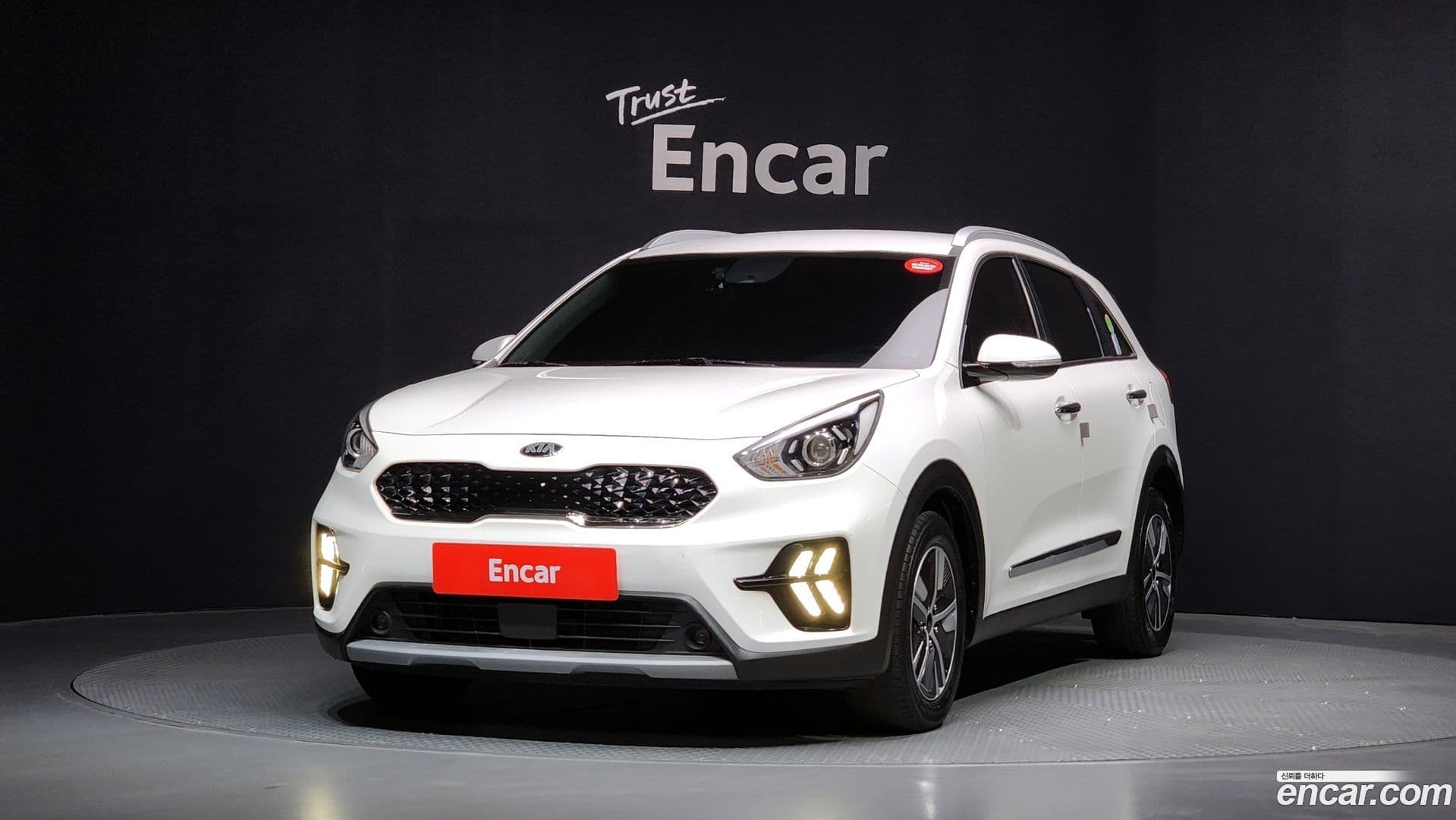 Main__Slider__Photo:Niro Kia 2019.11-0