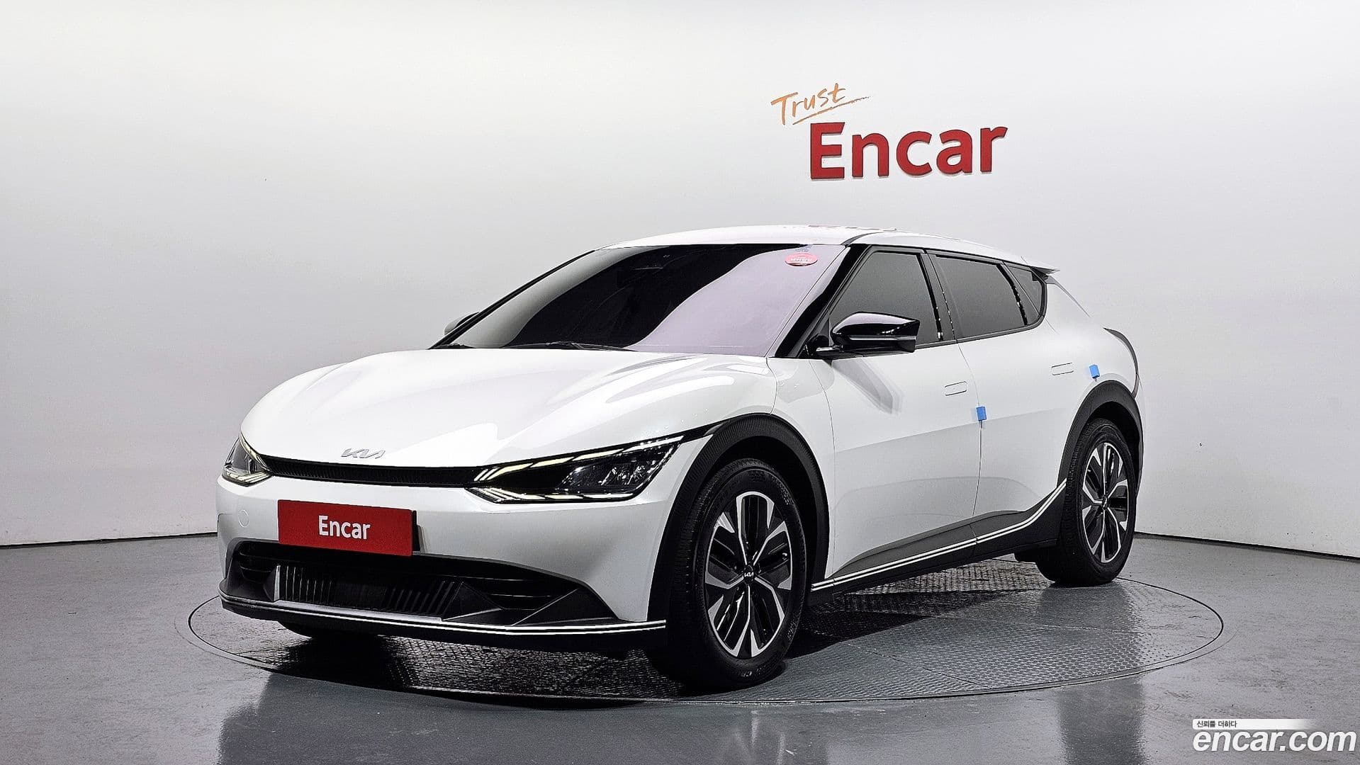 Main__Slider__Photo:EV6 Kia 2021.10-0