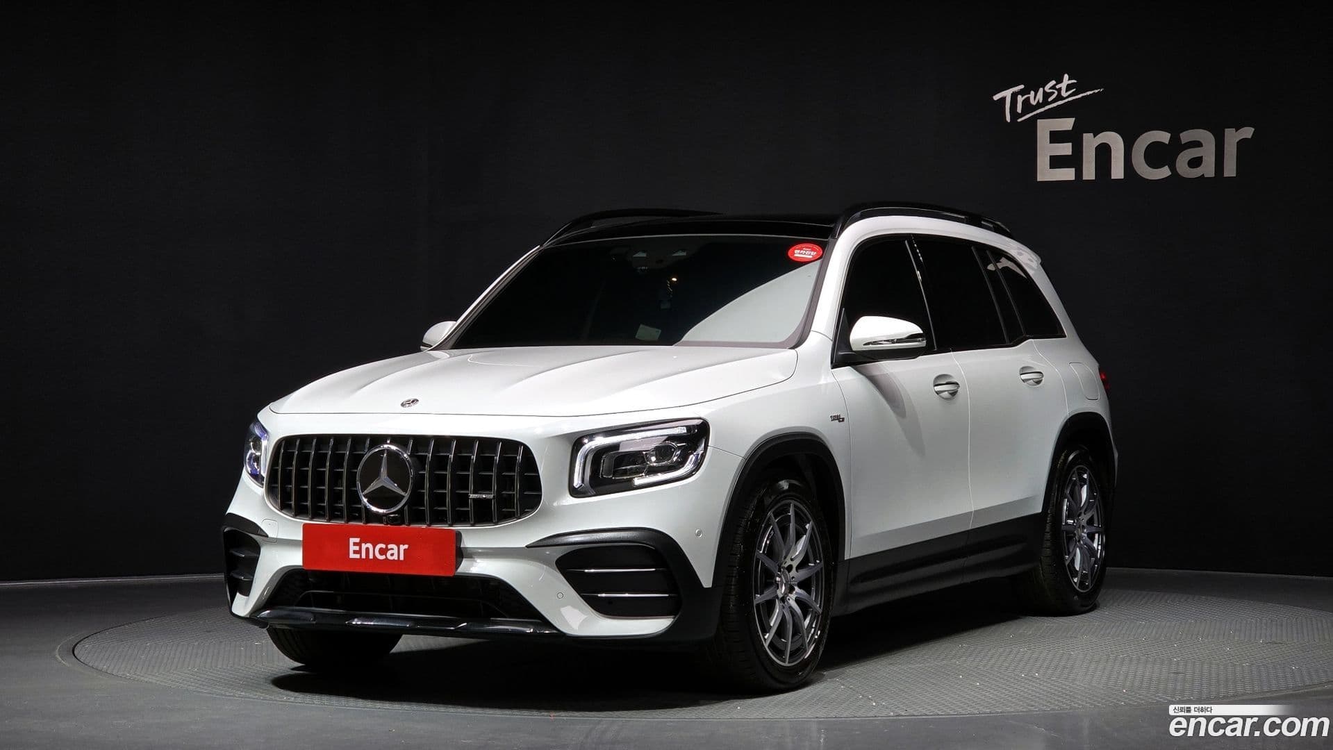Main__Slider__Photo:GLB-Class Mercedes-Benz 2021.1-0