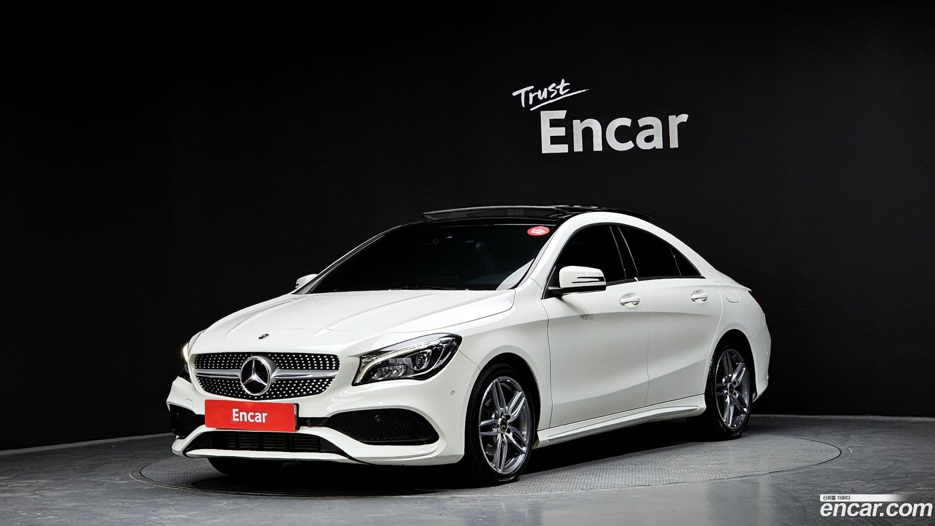 Main__Slider__Photo:CLA-Class Mercedes-Benz 2017.8-0