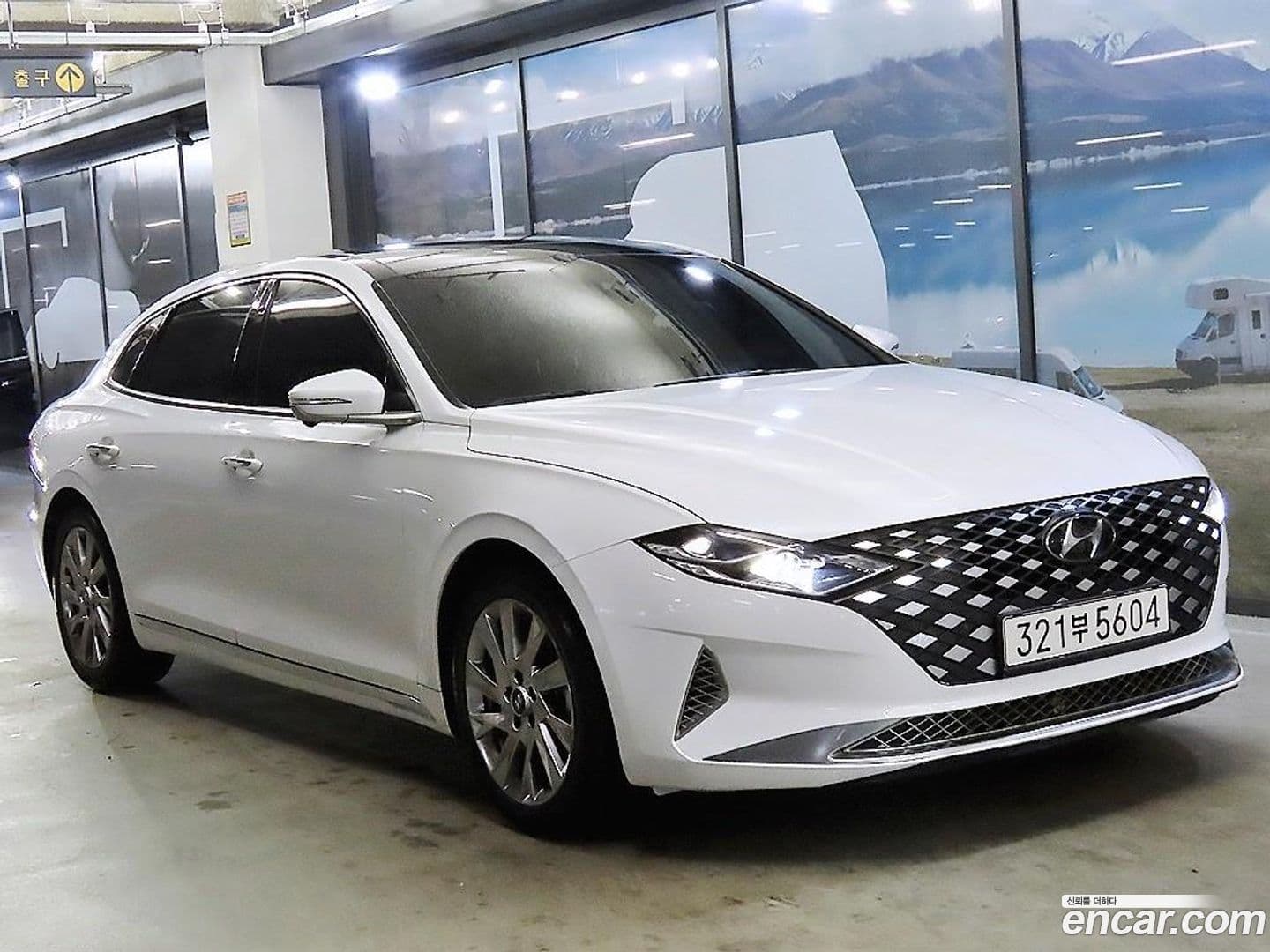 Main__Slider__Photo:Grandeur Hyundai 2020.10-0