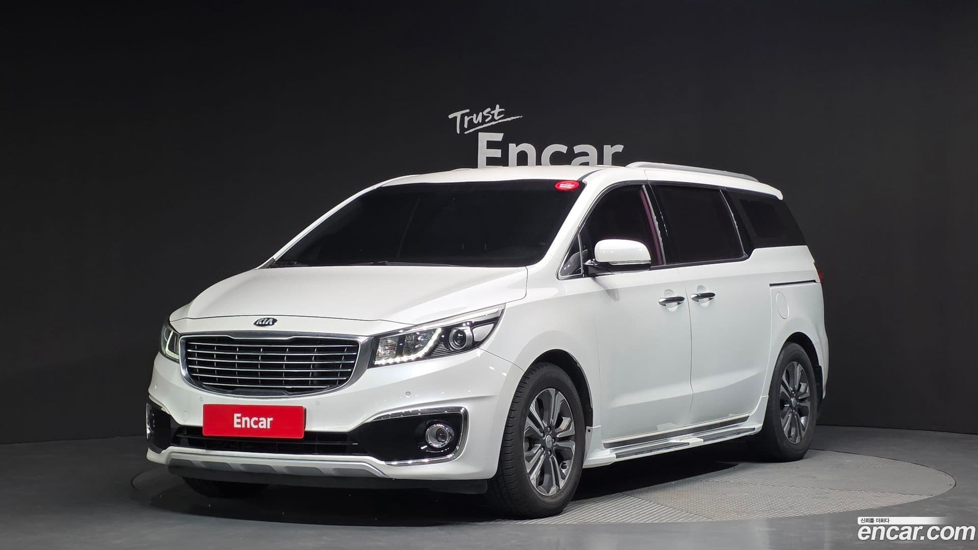 Main__Slider__Photo:Canival Kia 2018.1-0