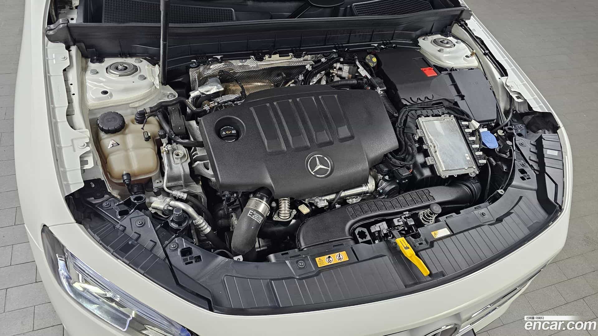 GLB-Class Mercedes-Benz 2021.8-INNER-006