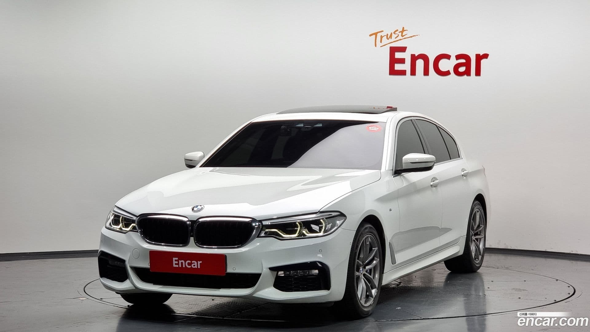 Main__Slider__Photo:5-Series BMW 2017.10-0