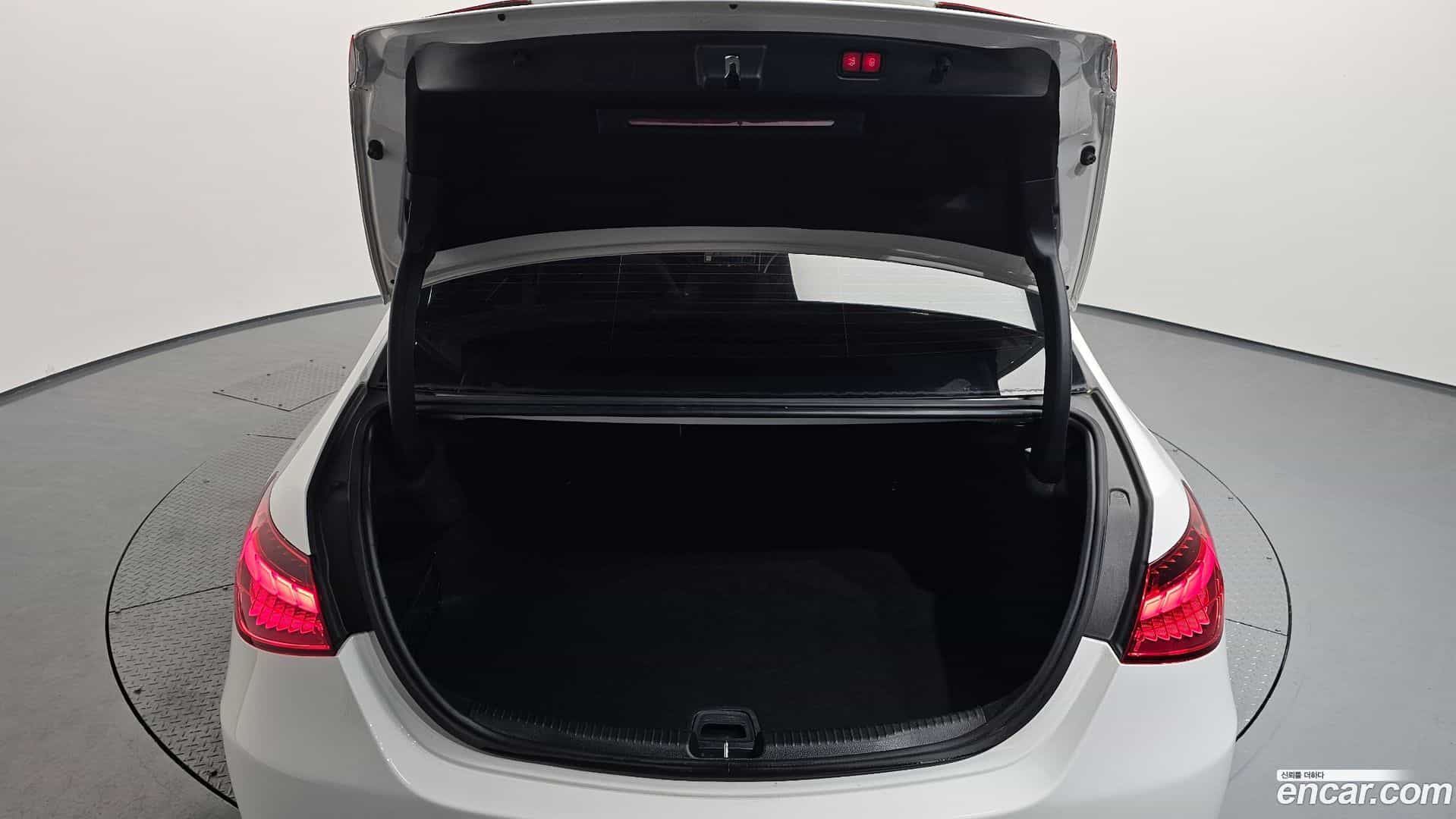 C-Class Mercedes-Benz 2023.3-OPTION-024