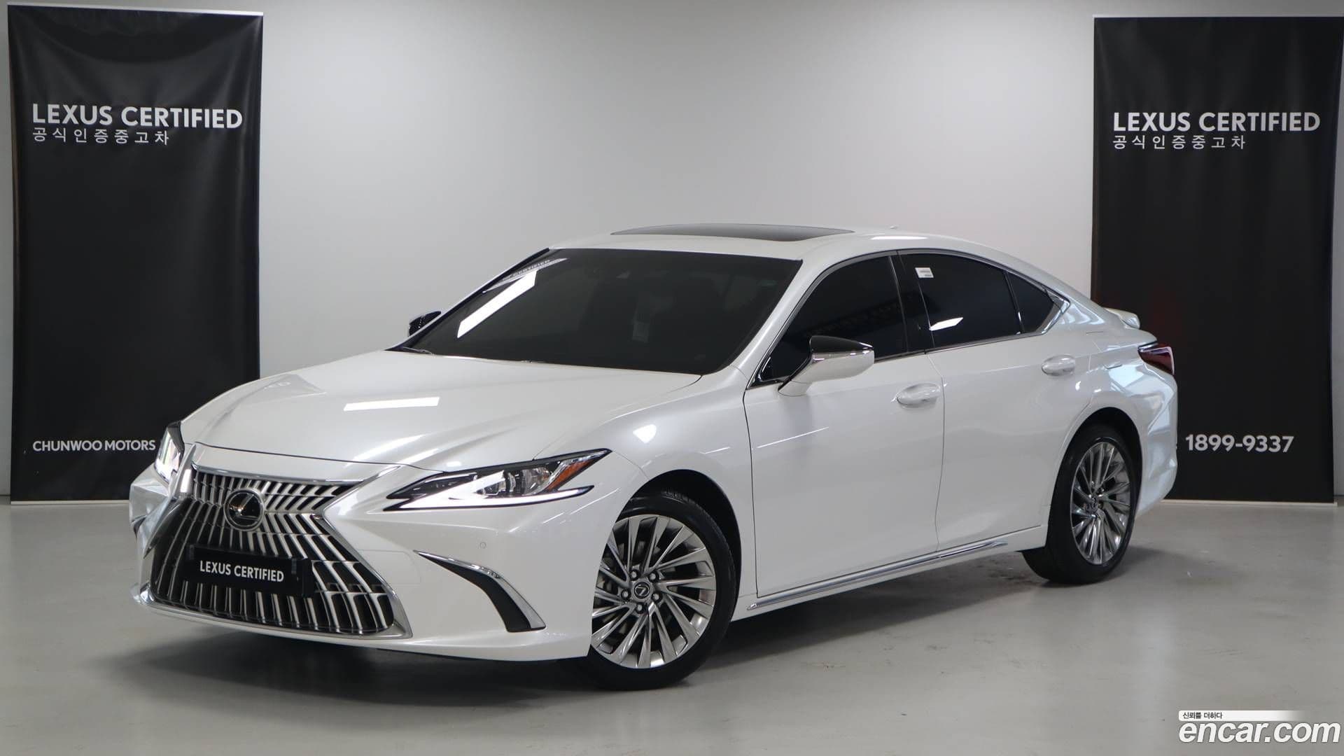 Main__Slider__Photo:ES Lexus 2025.3-0
