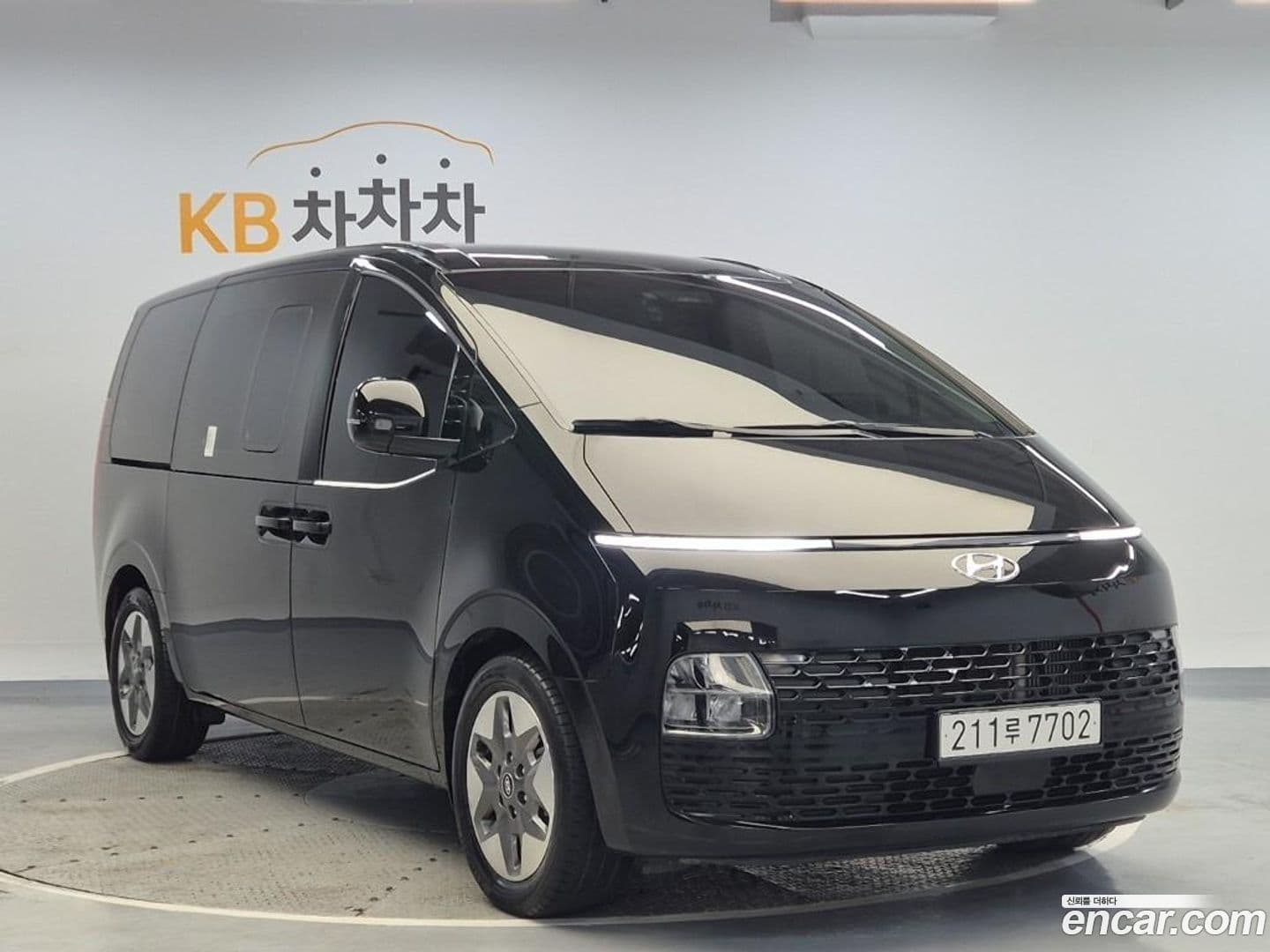 Main__Slider__Photo:Staria Hyundai 2022.10-0