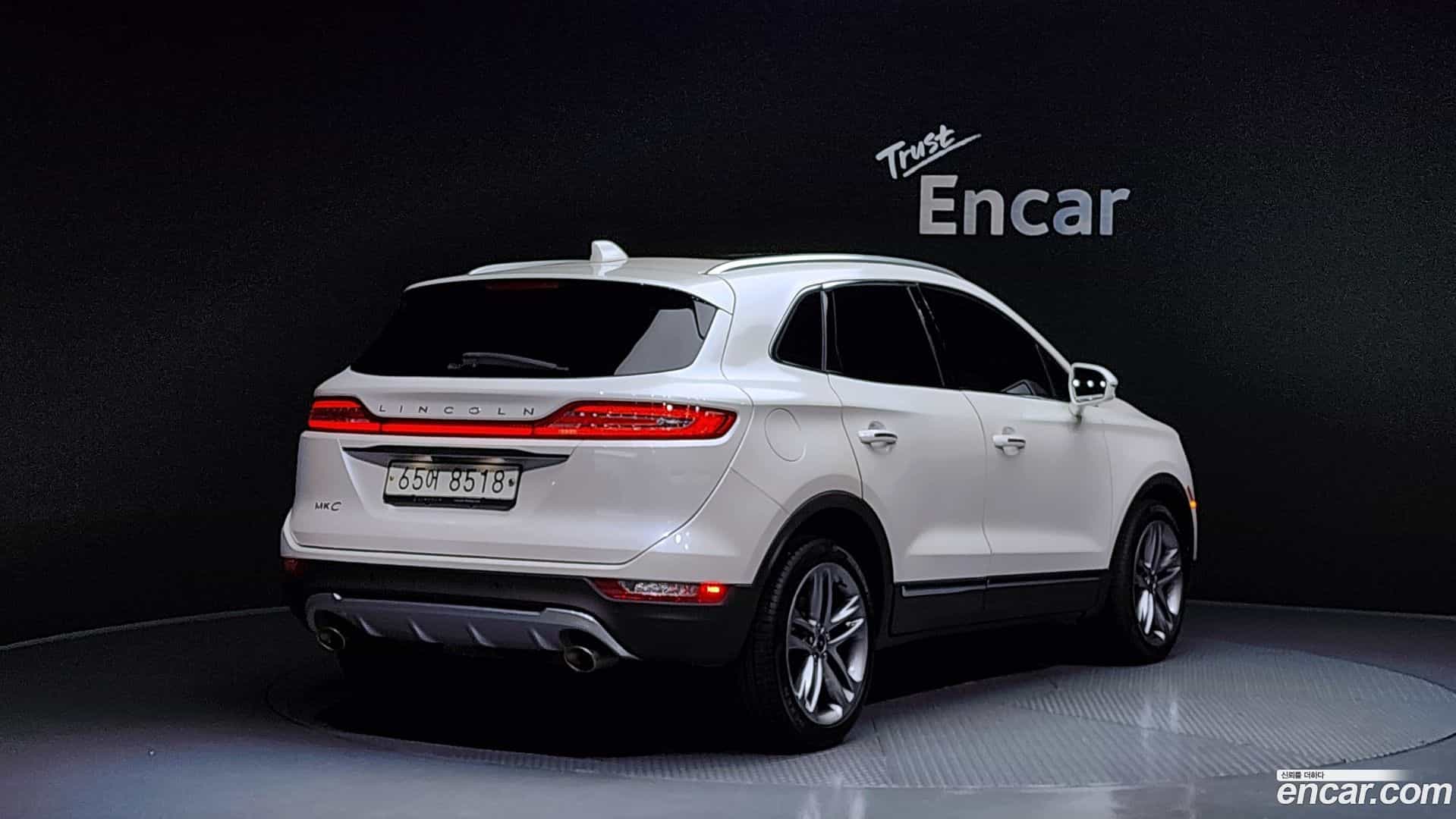 MKC Lincoln 2019.2-OUTER-002
