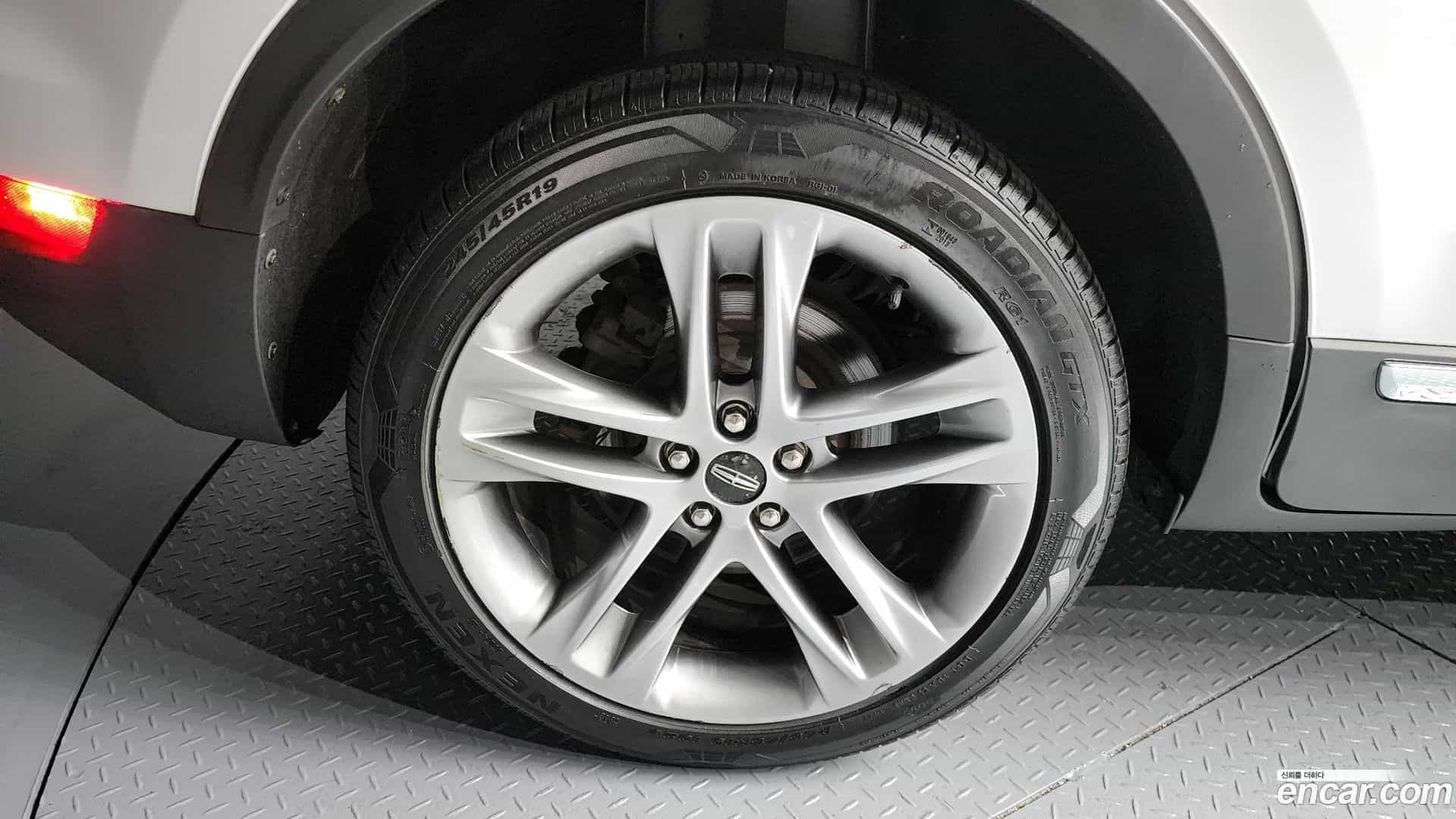 MKC Lincoln 2019.2-OUTER-005
