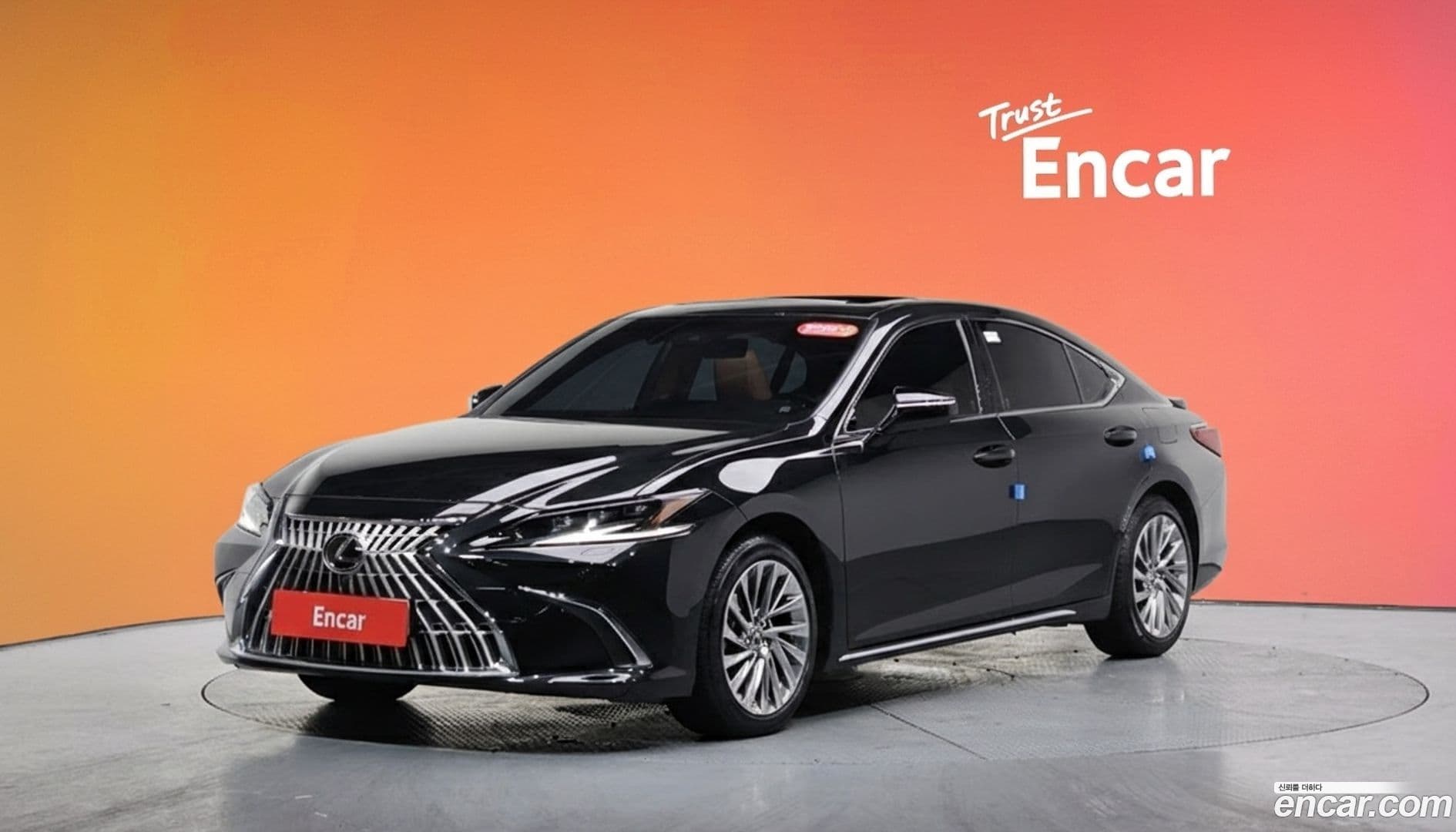 Main__Slider__Photo:ES Lexus 2025.0-0
