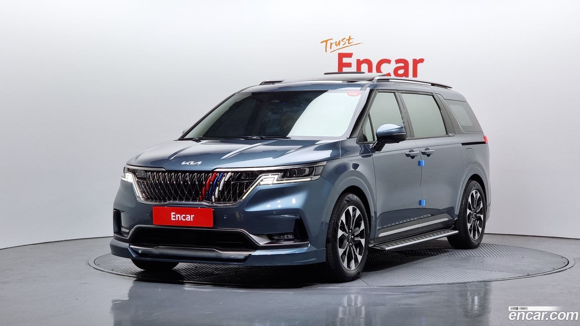 Main__Slider__Photo:Canival Kia 2022.2-0