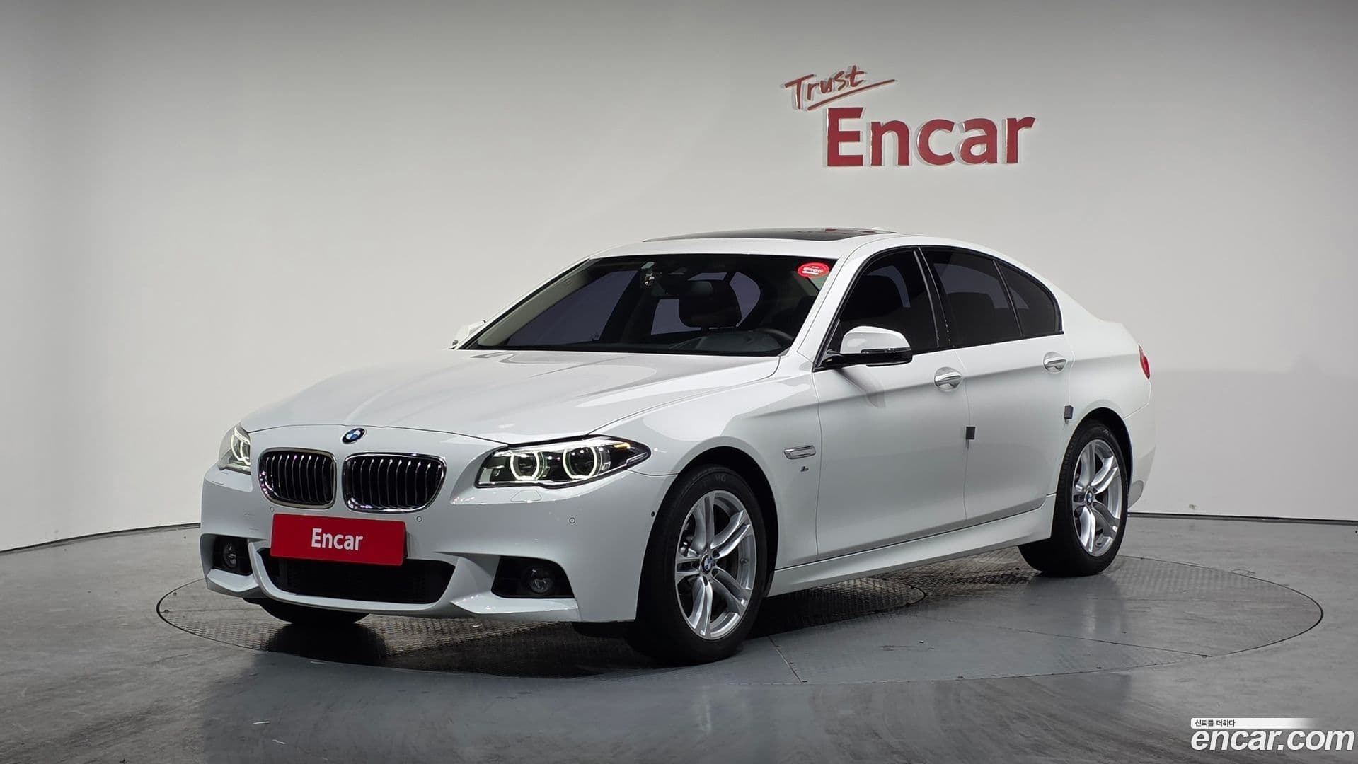 Main__Slider__Photo:5-Series BMW 2016.3-0