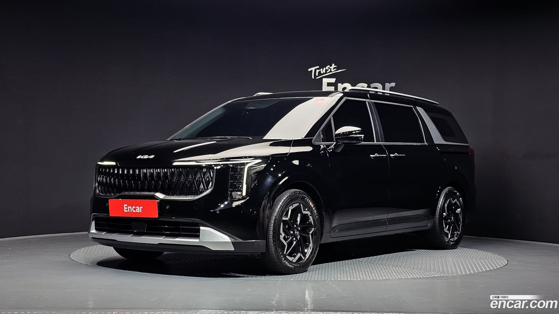 Main__Slider__Photo:Canival Kia 2024.11-0