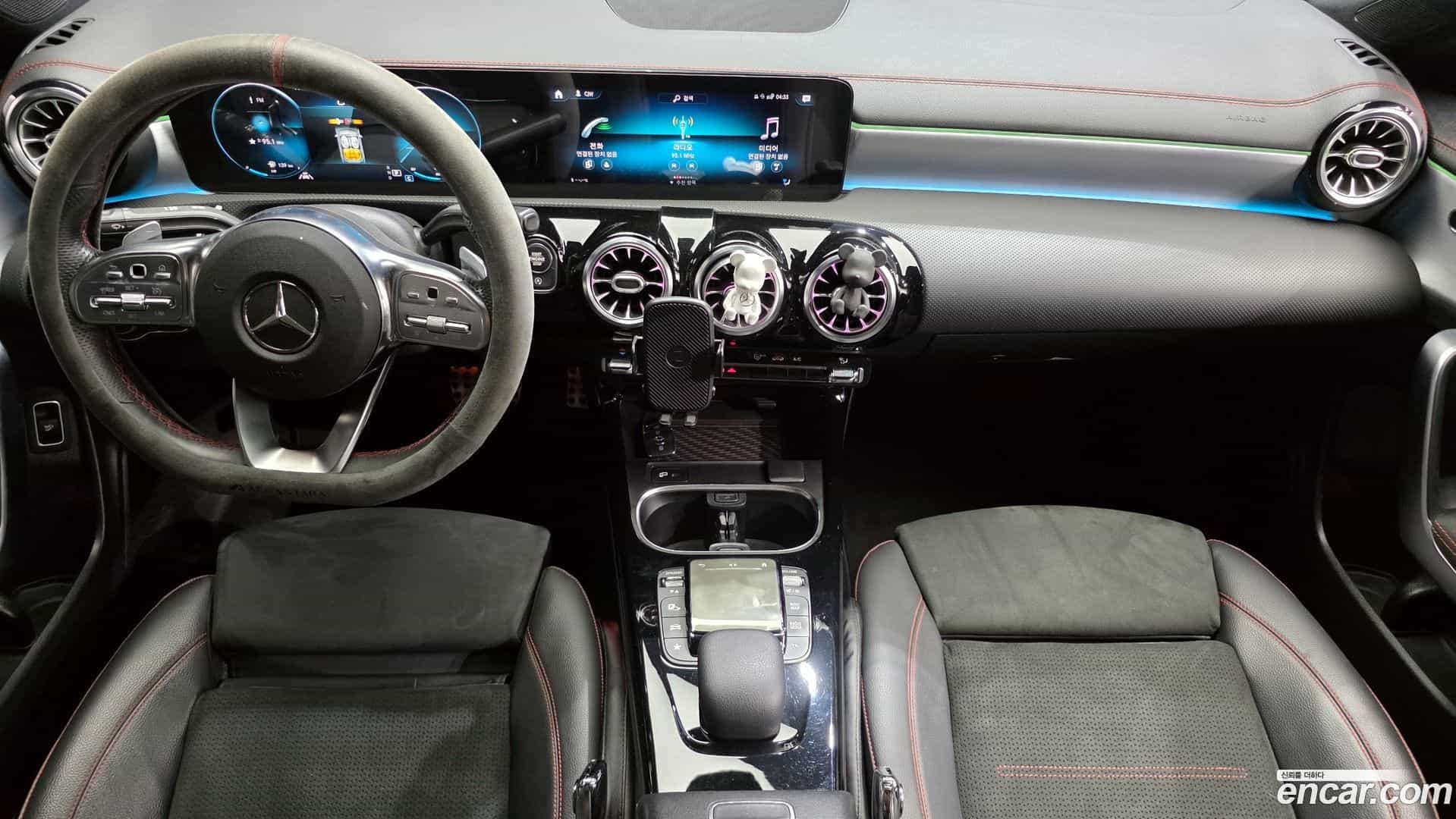 CLA-Class Mercedes-Benz 2020.11-INNER-007