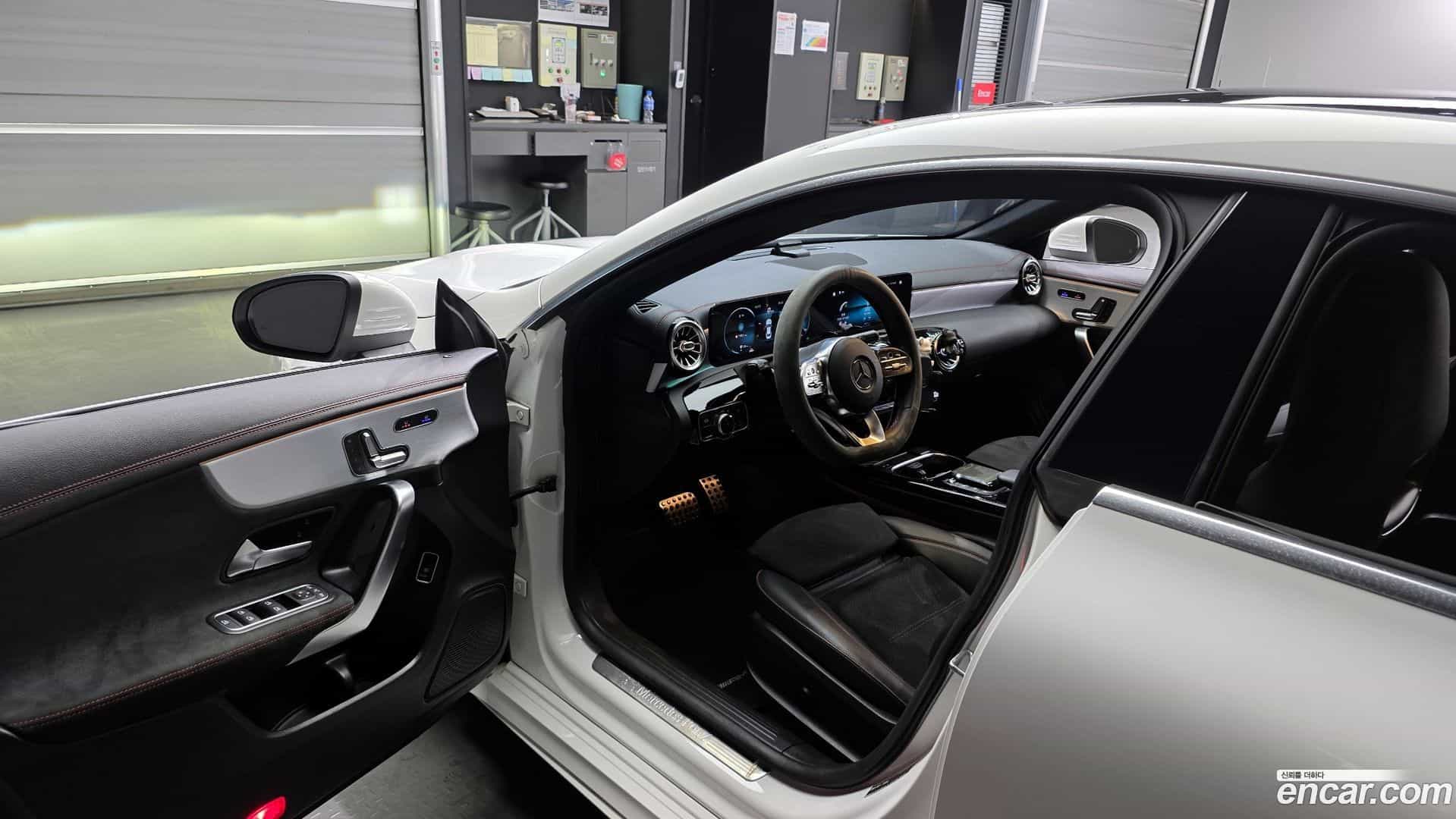 CLA-Class Mercedes-Benz 2020.11-INNER-010