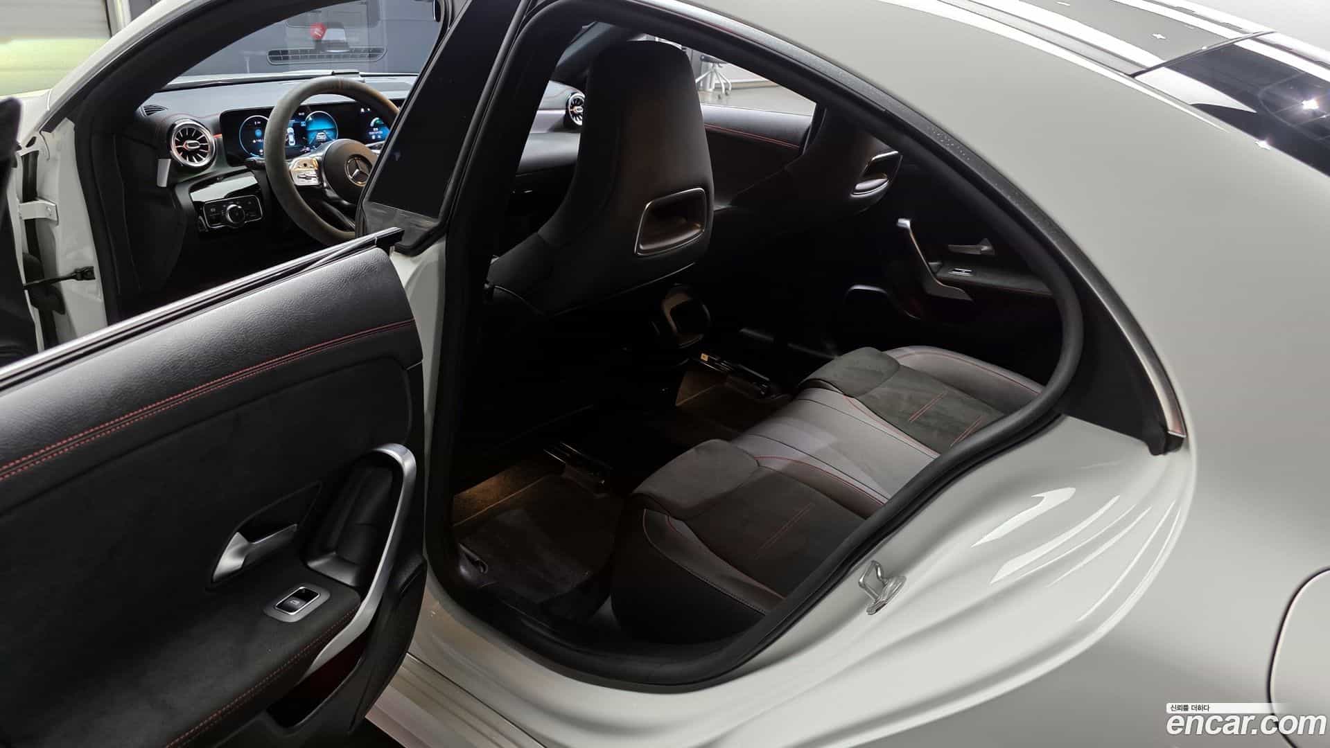 CLA-Class Mercedes-Benz 2020.11-OPTION-015