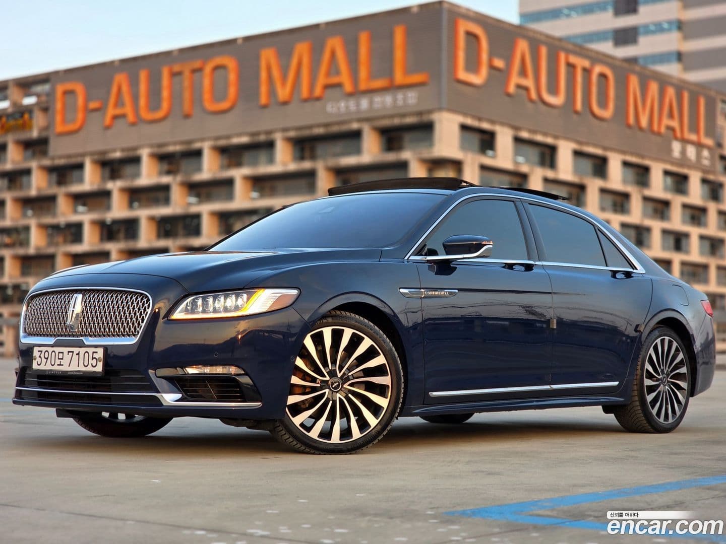 Main__Slider__Photo:Continental Lincoln 2019.10-0