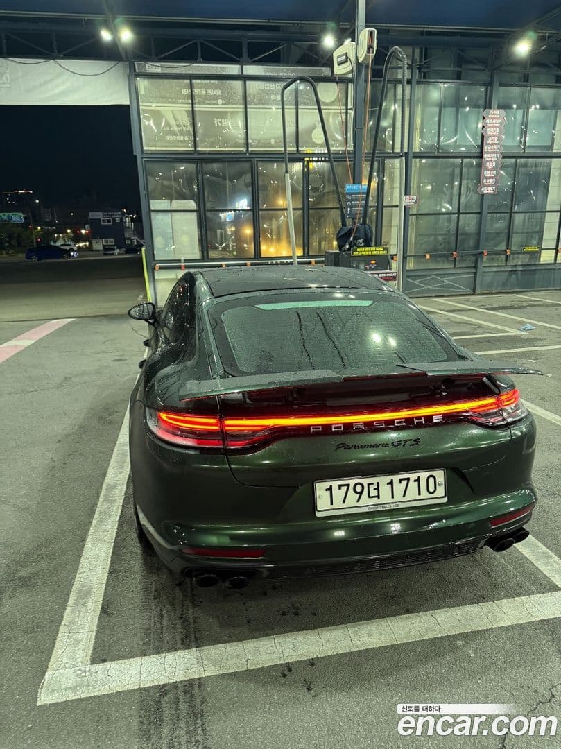Main__Slider__Photo:Panamera Porsche 2017.10-0