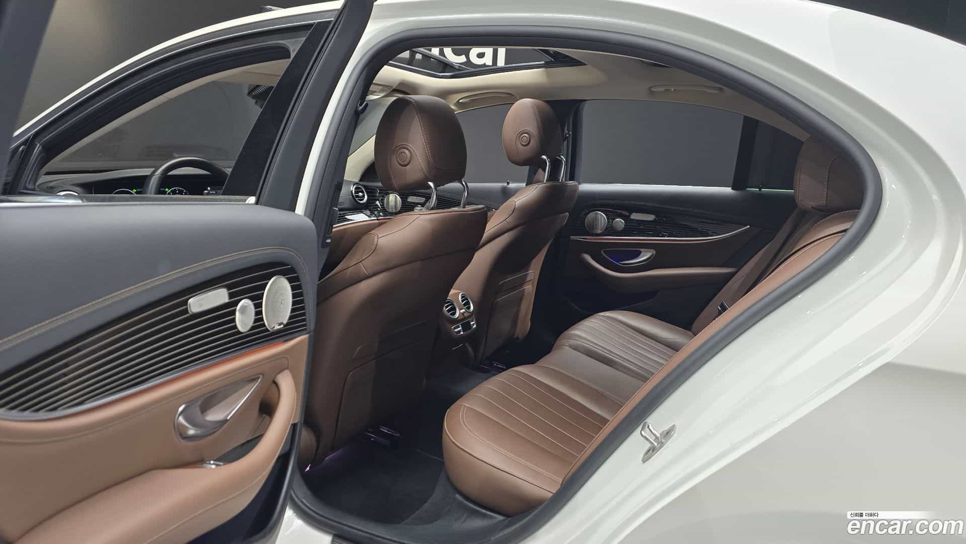 E-Class Mercedes-Benz 2023.6-OPTION-016