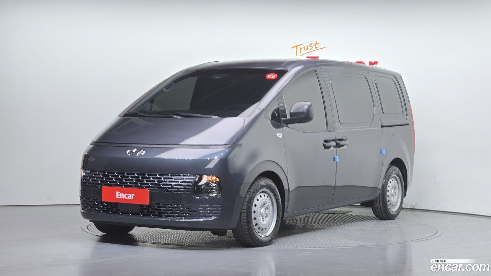 Main__Slider__Photo:Staria Hyundai 2022.10-0