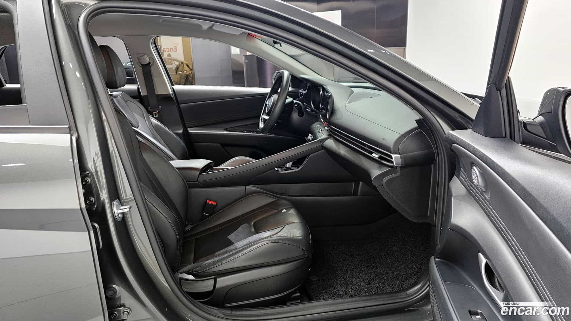 AVANTE Hyundai 2023.0-INNER-010