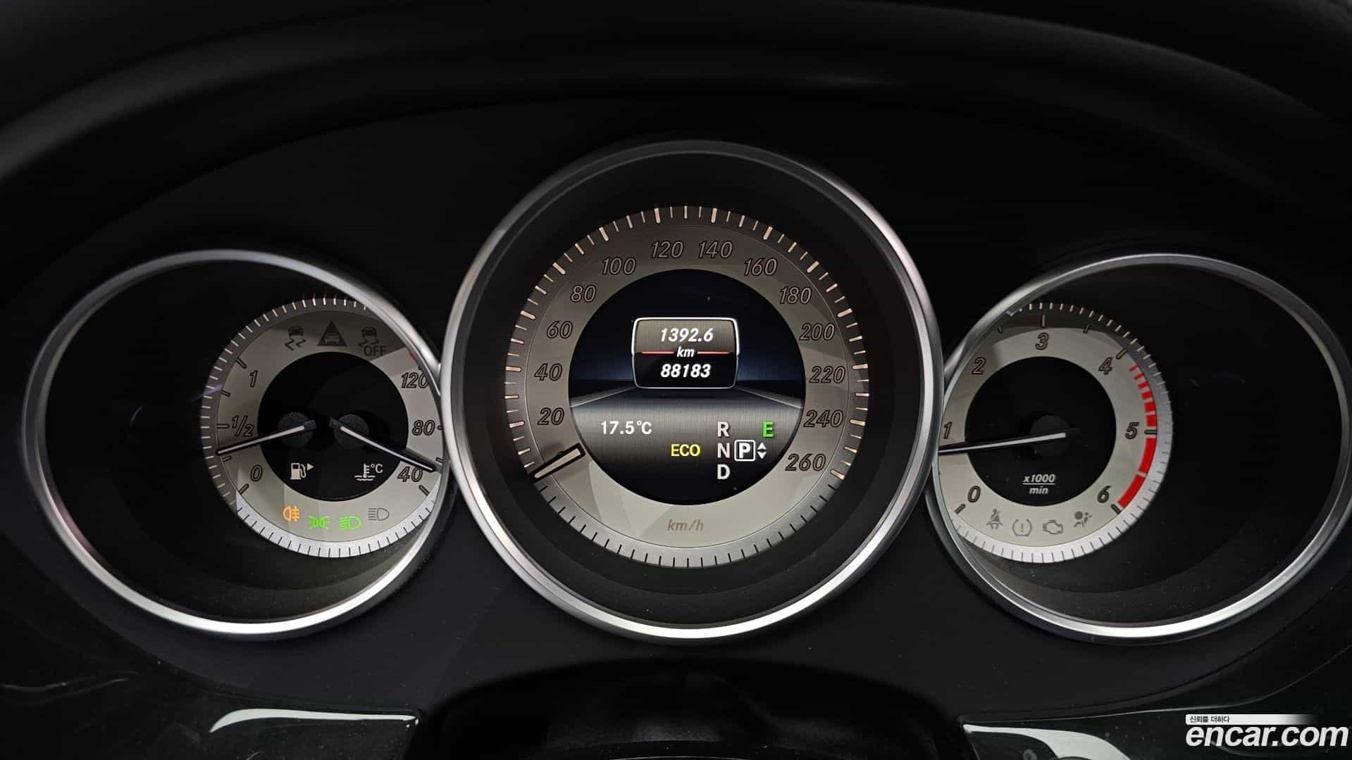 CLS-Class Mercedes-Benz 2016.2-INNER-008