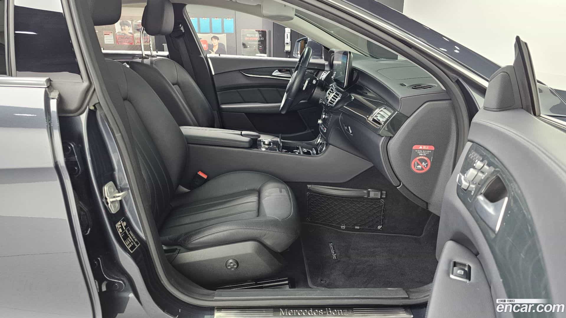 CLS-Class Mercedes-Benz 2016.2-OPTION-015