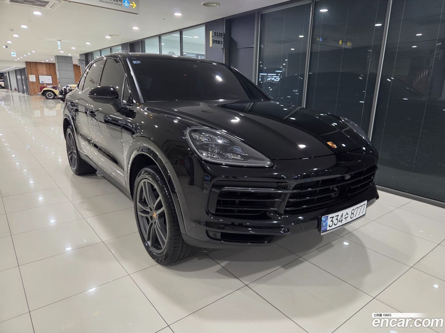 Main__Slider__Photo:Cayenne Porsche 2022.2-0