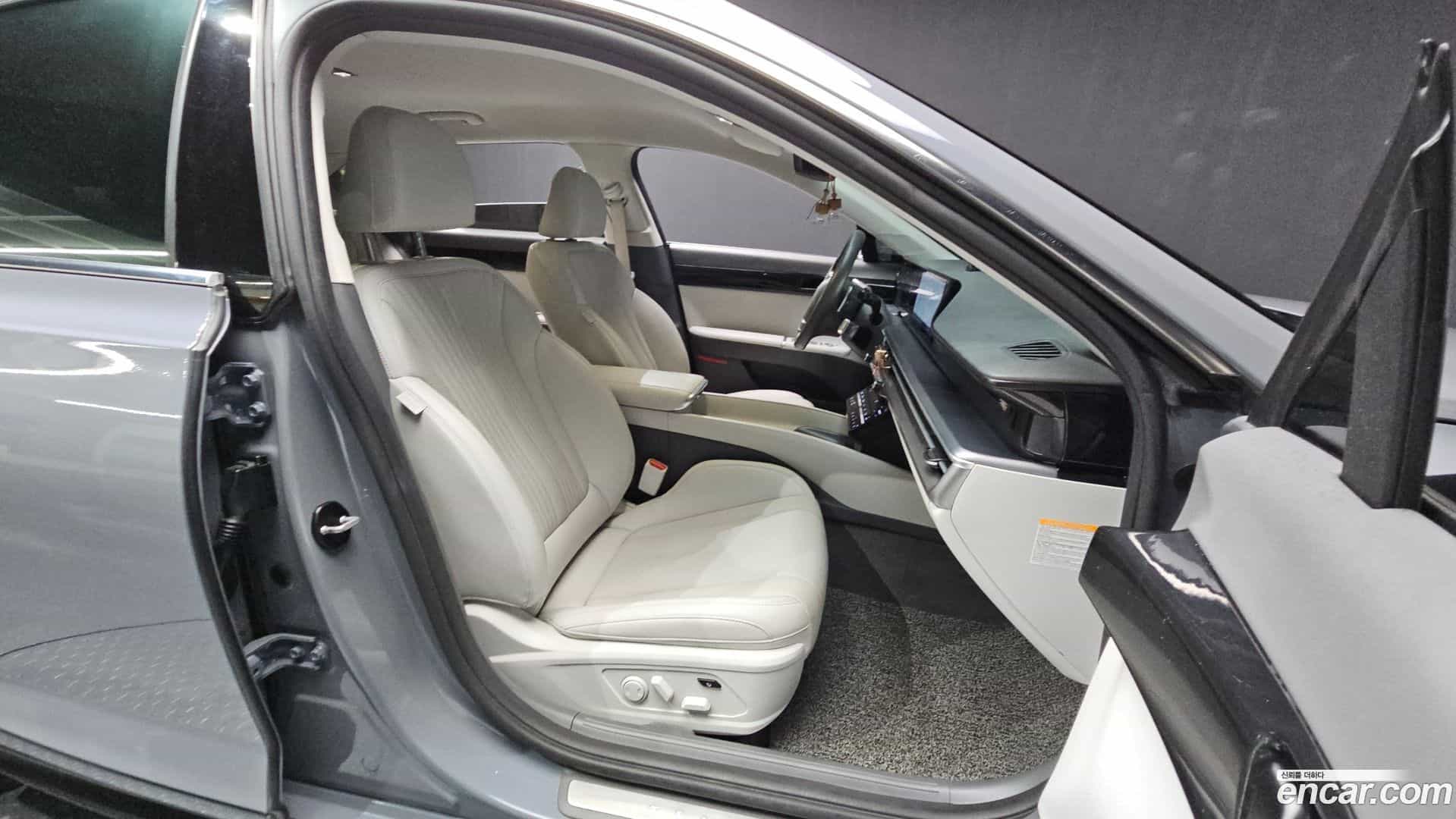 Grandeur Hyundai 2023.3-OPTION-015