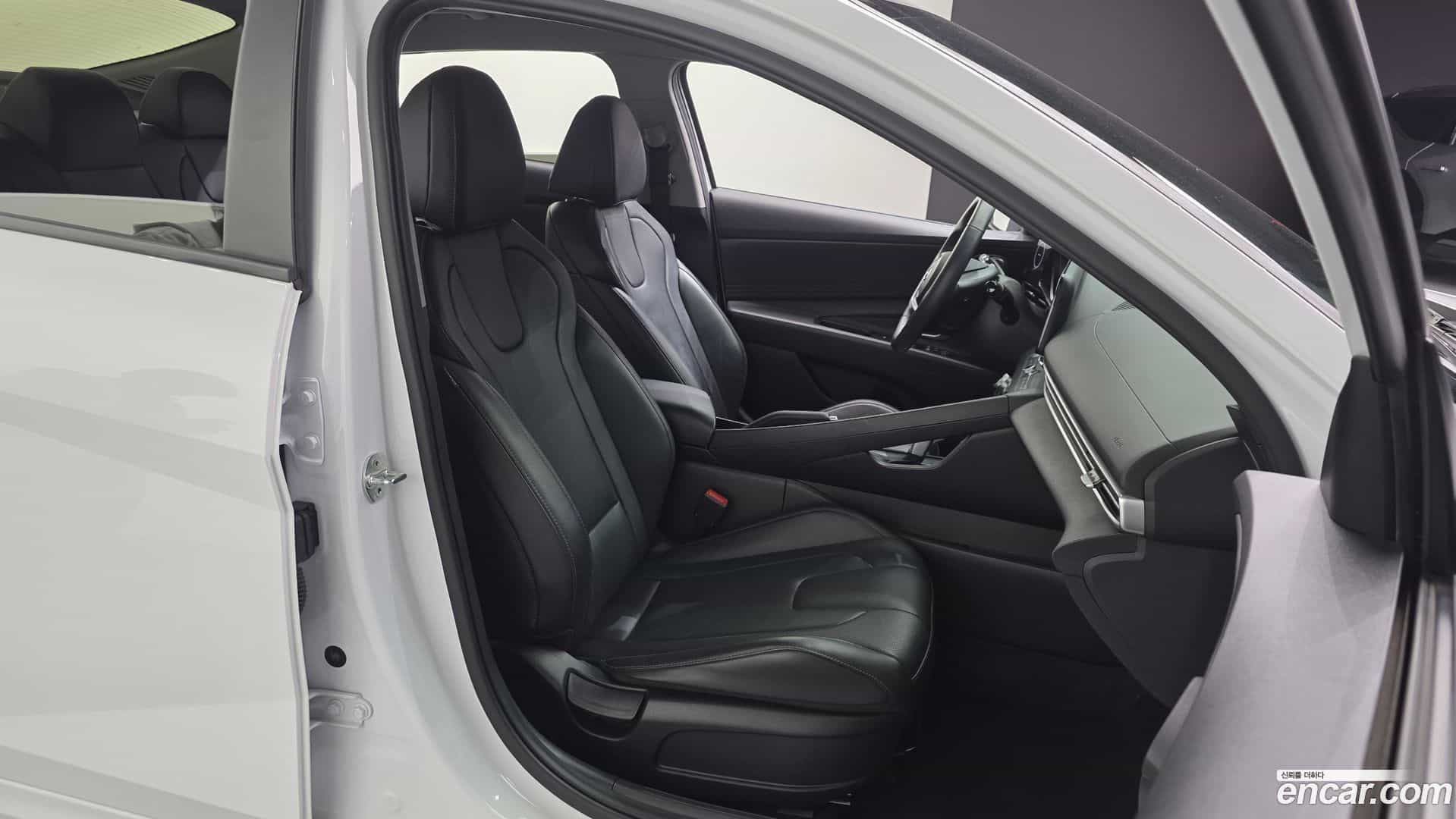 AVANTE Hyundai 2021.1-OPTION-016