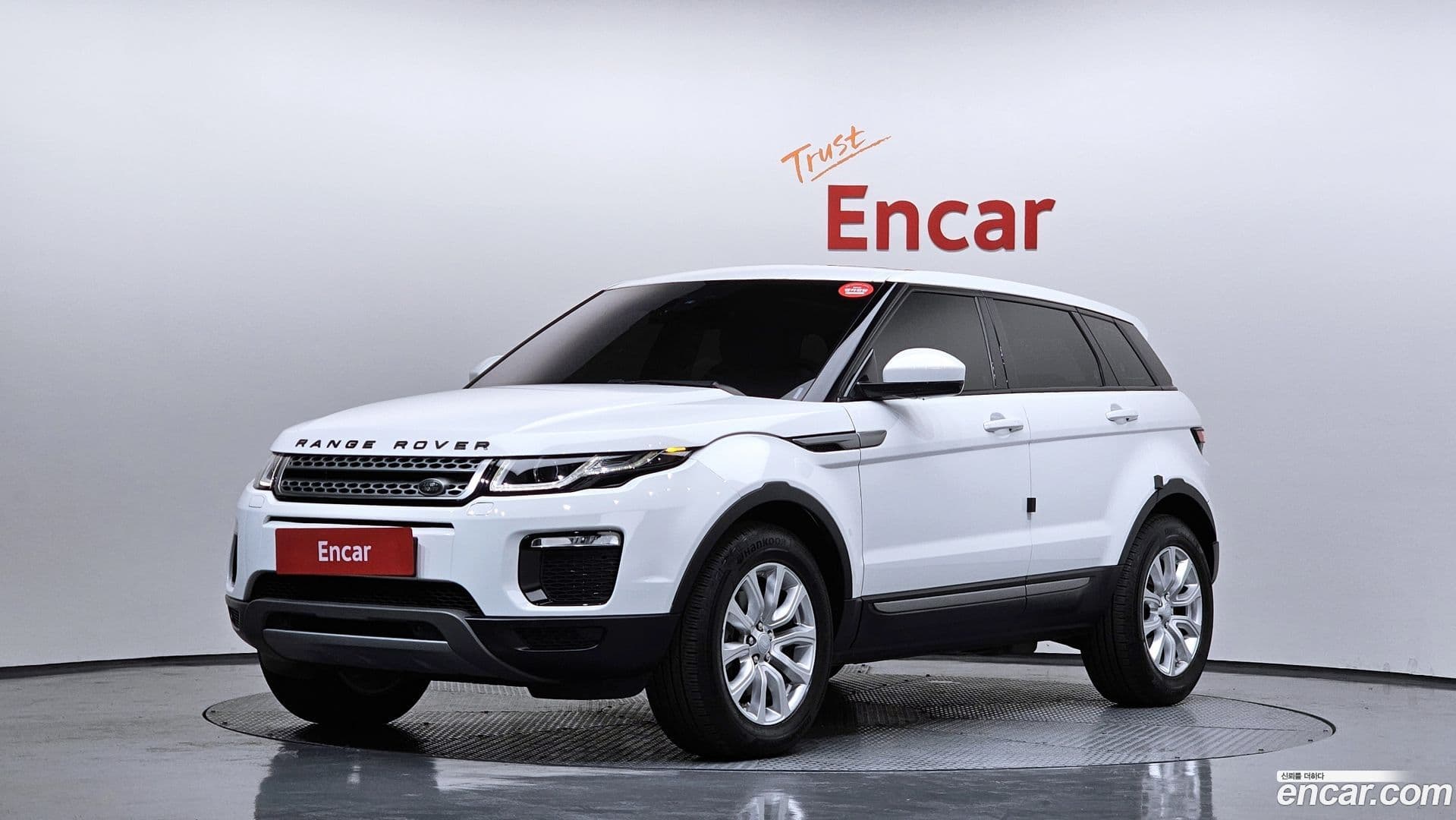 Main__Slider__Photo:Range Rover Evoque Land Rover 2018.2-0
