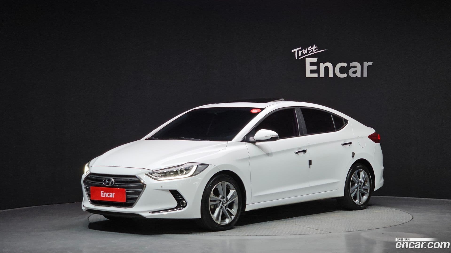 Main__Slider__Photo:AVANTE Hyundai 2016.2-0