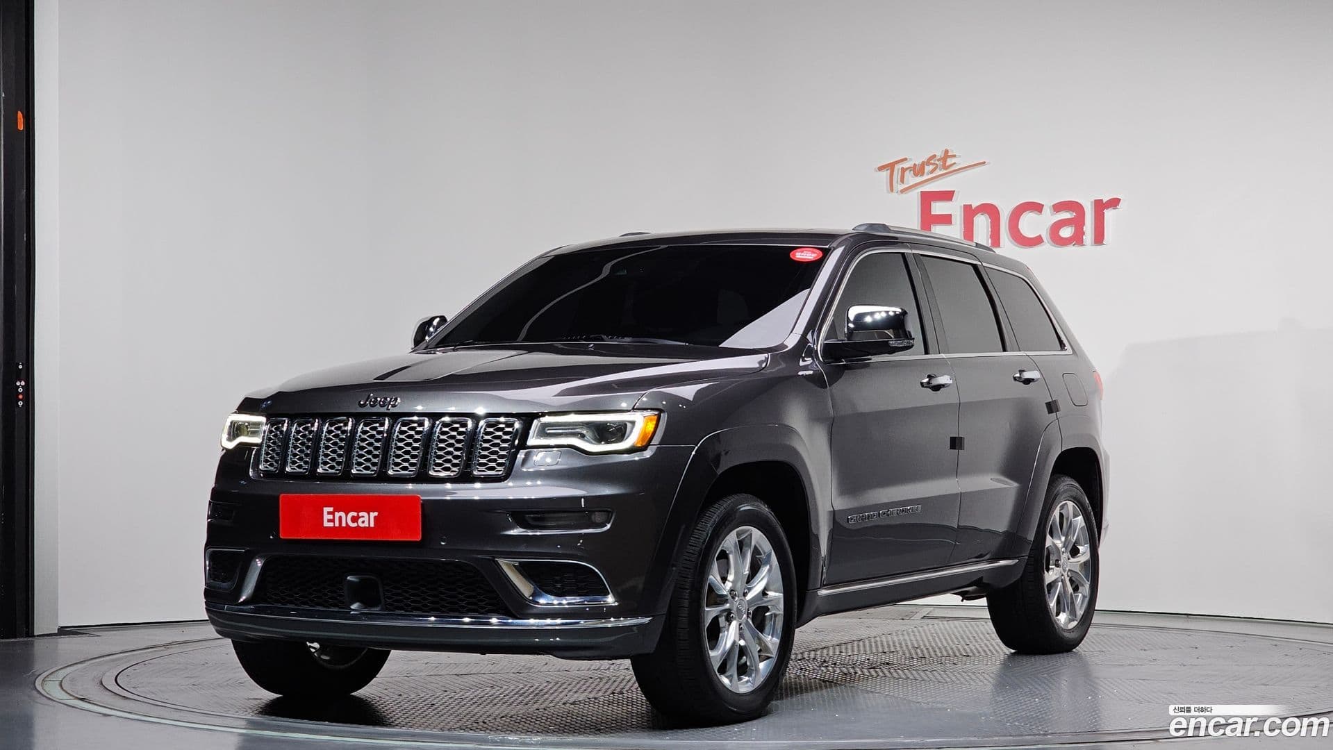 Main__Slider__Photo:Cherokee Jeep 2020.9-0