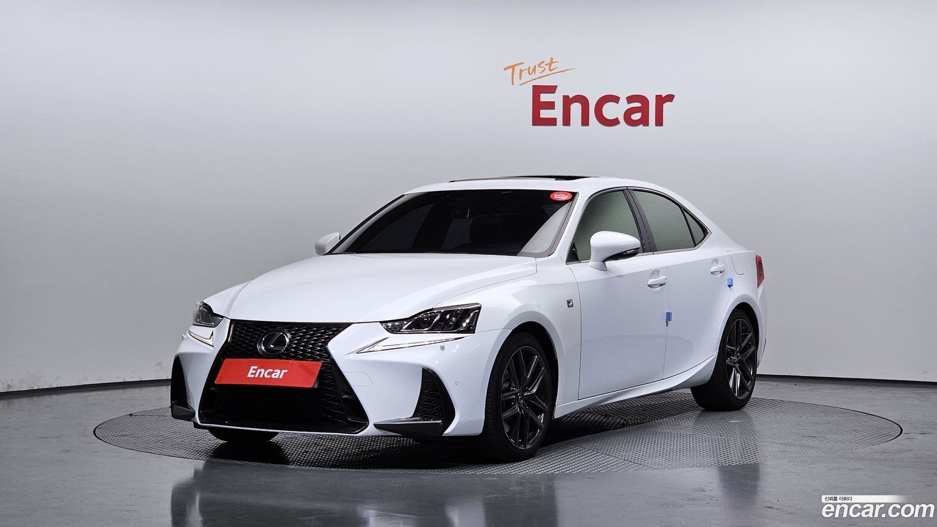 Main__Slider__Photo:IS Lexus 2018.1-0