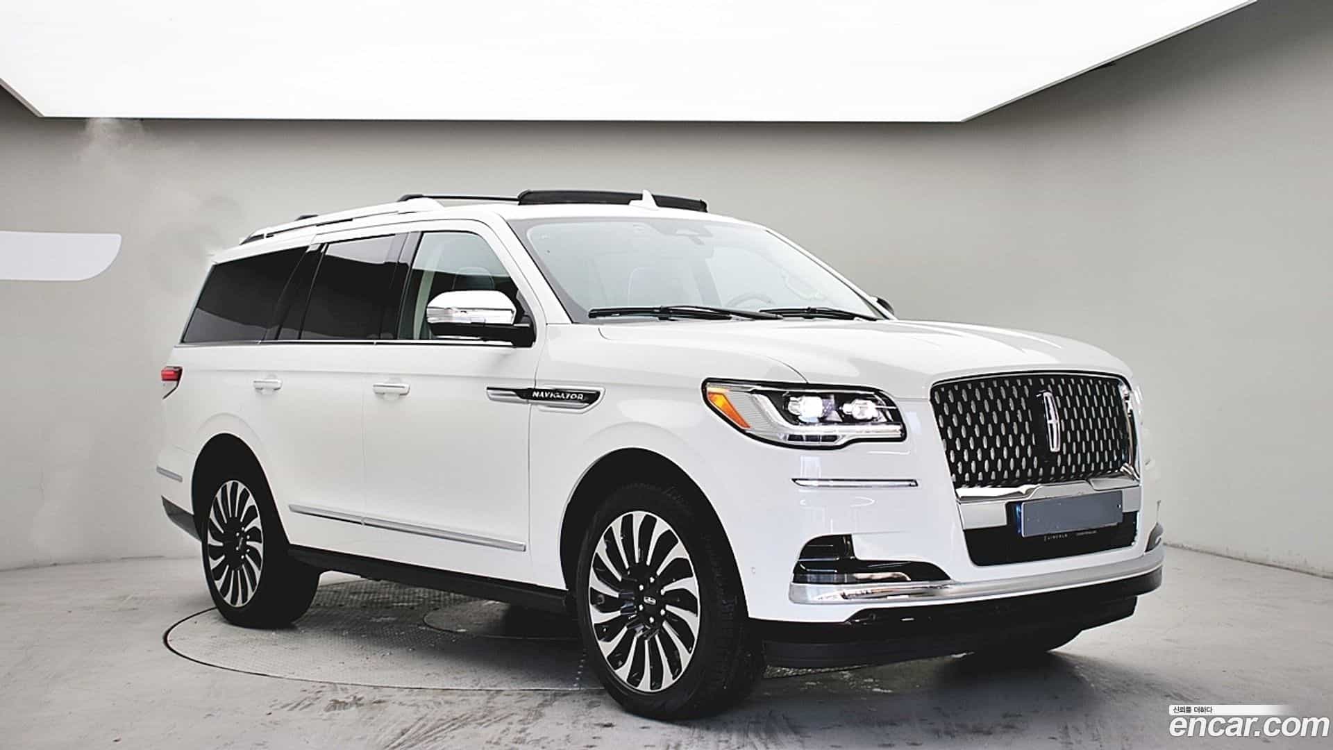 Navigator Lincoln 2023.5-OUTER-003
