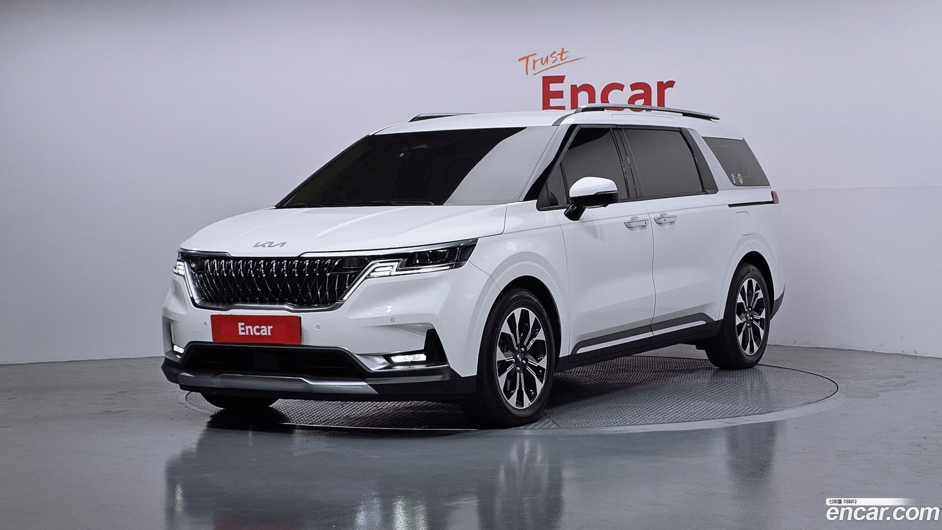 Main__Slider__Photo:Canival Kia 2020.10-0