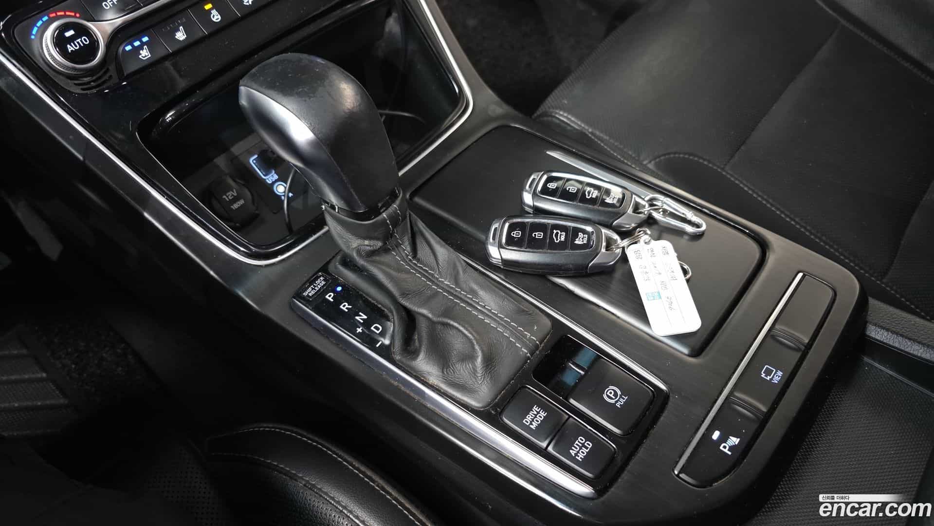 Grandeur Hyundai 2018.10-INNER-009