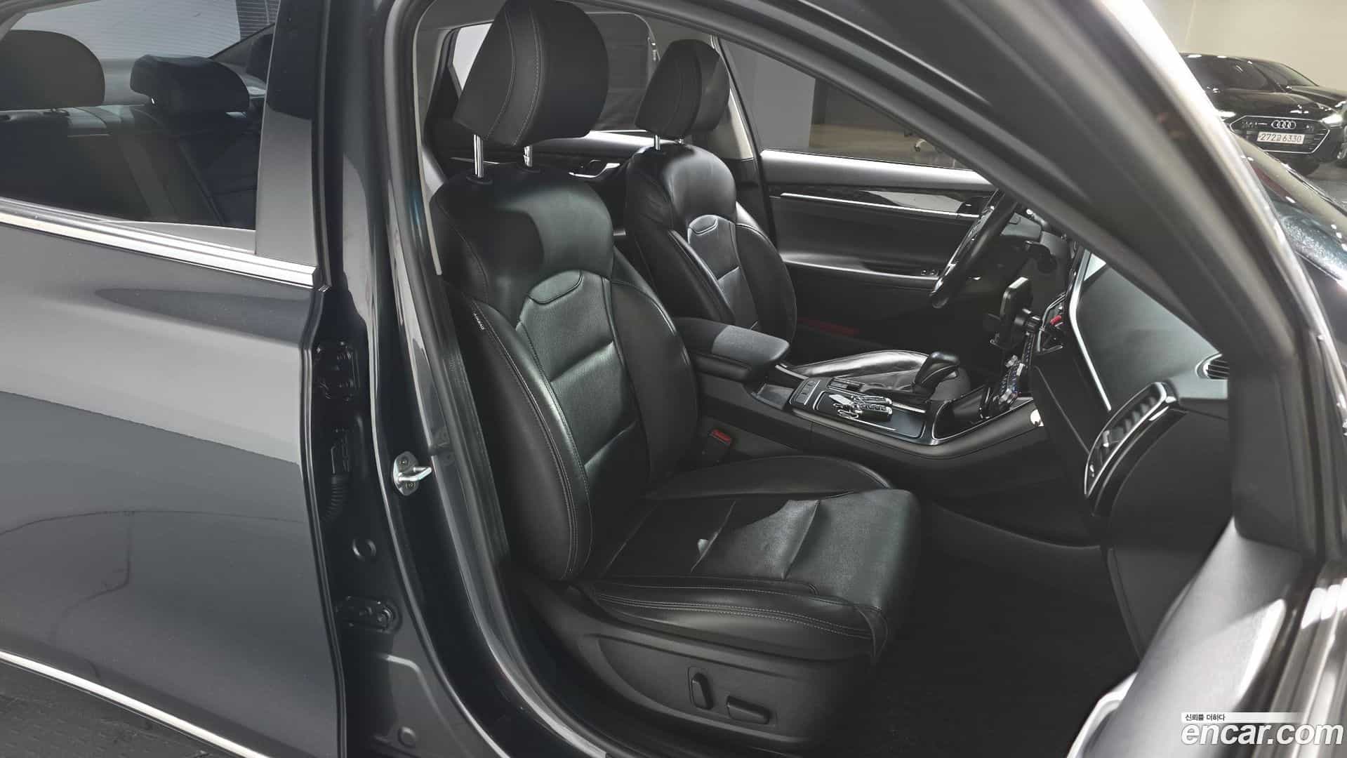 Grandeur Hyundai 2018.10-INNER-010