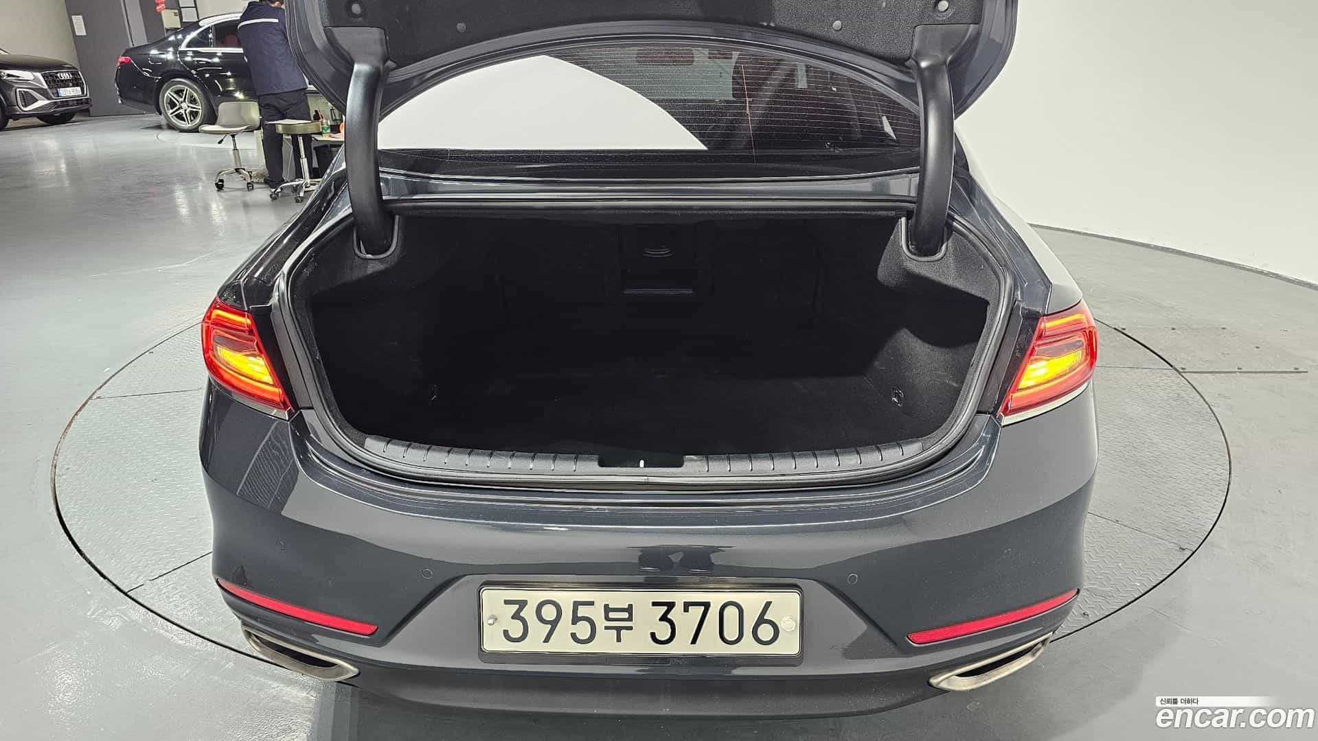Grandeur Hyundai 2018.10-OPTION-024