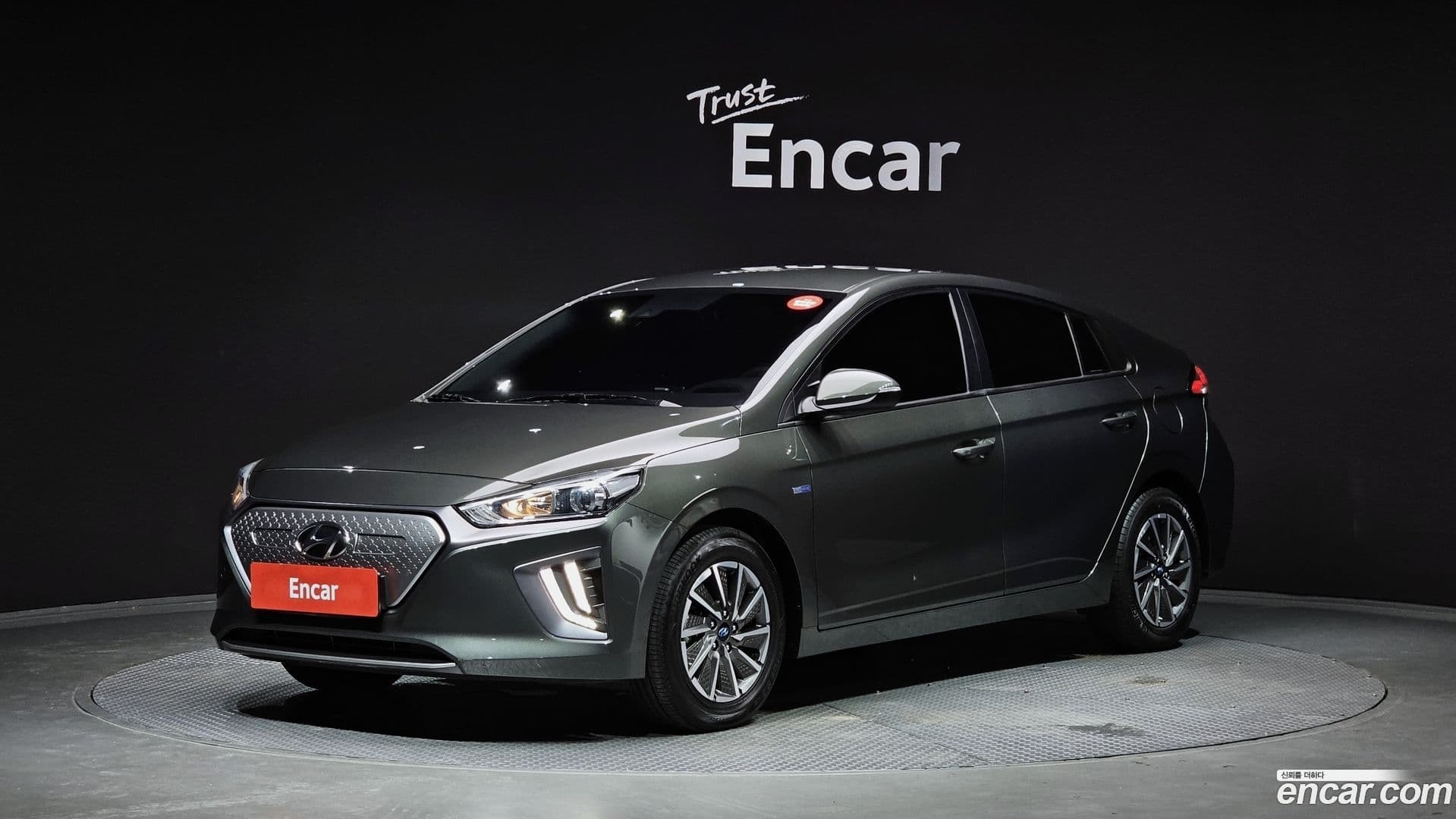 Main__Slider__Photo:Ioniq Hyundai 2020.6-0