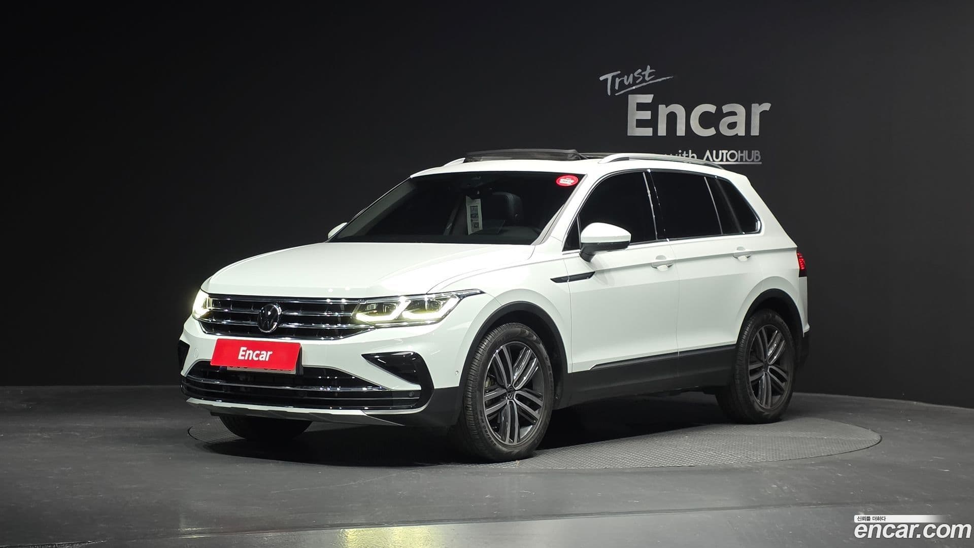 Main__Slider__Photo:Tiguan Volkswagen 2022.10-0