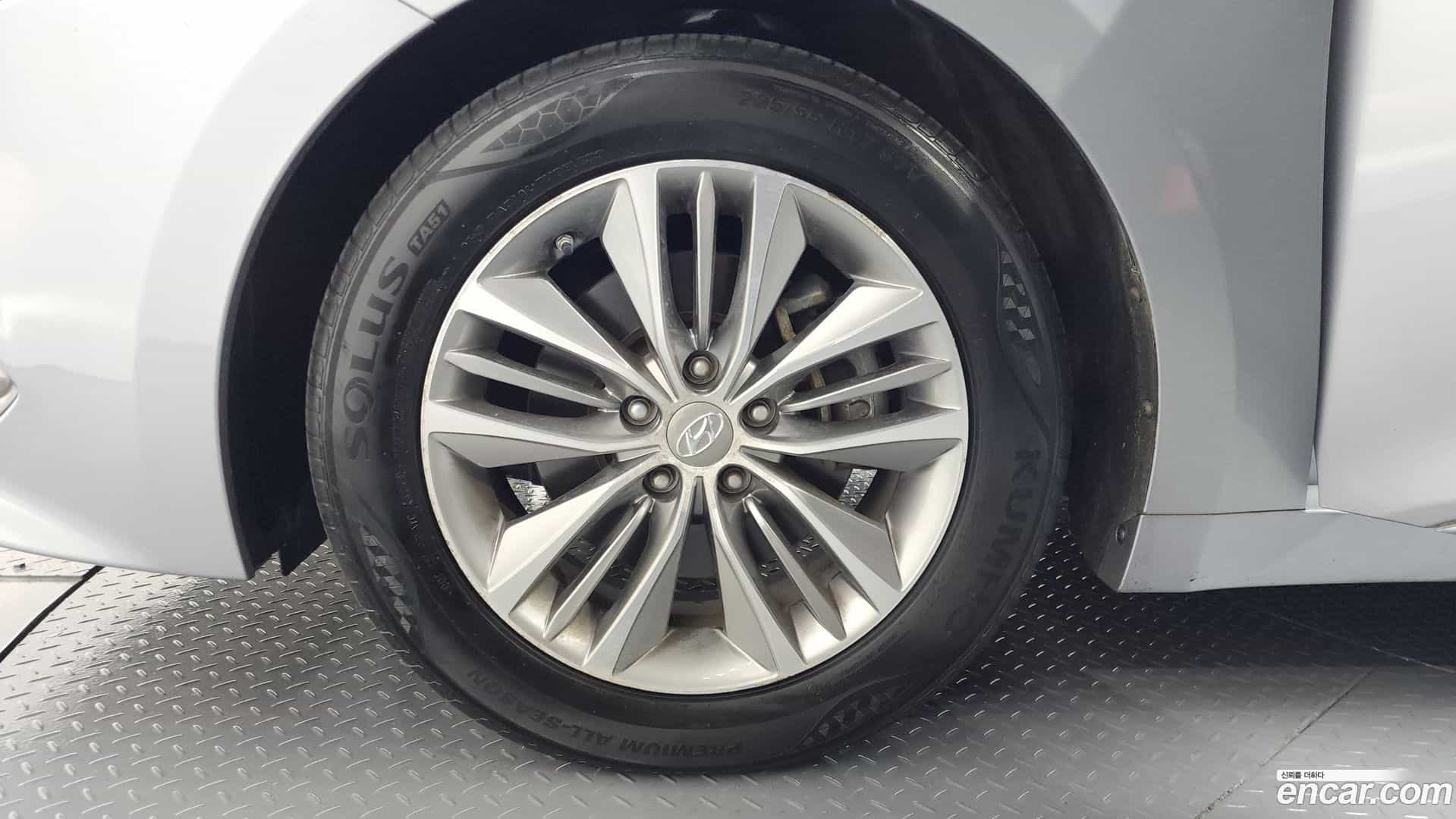 Grandeur Hyundai 2015.3-OUTER-005