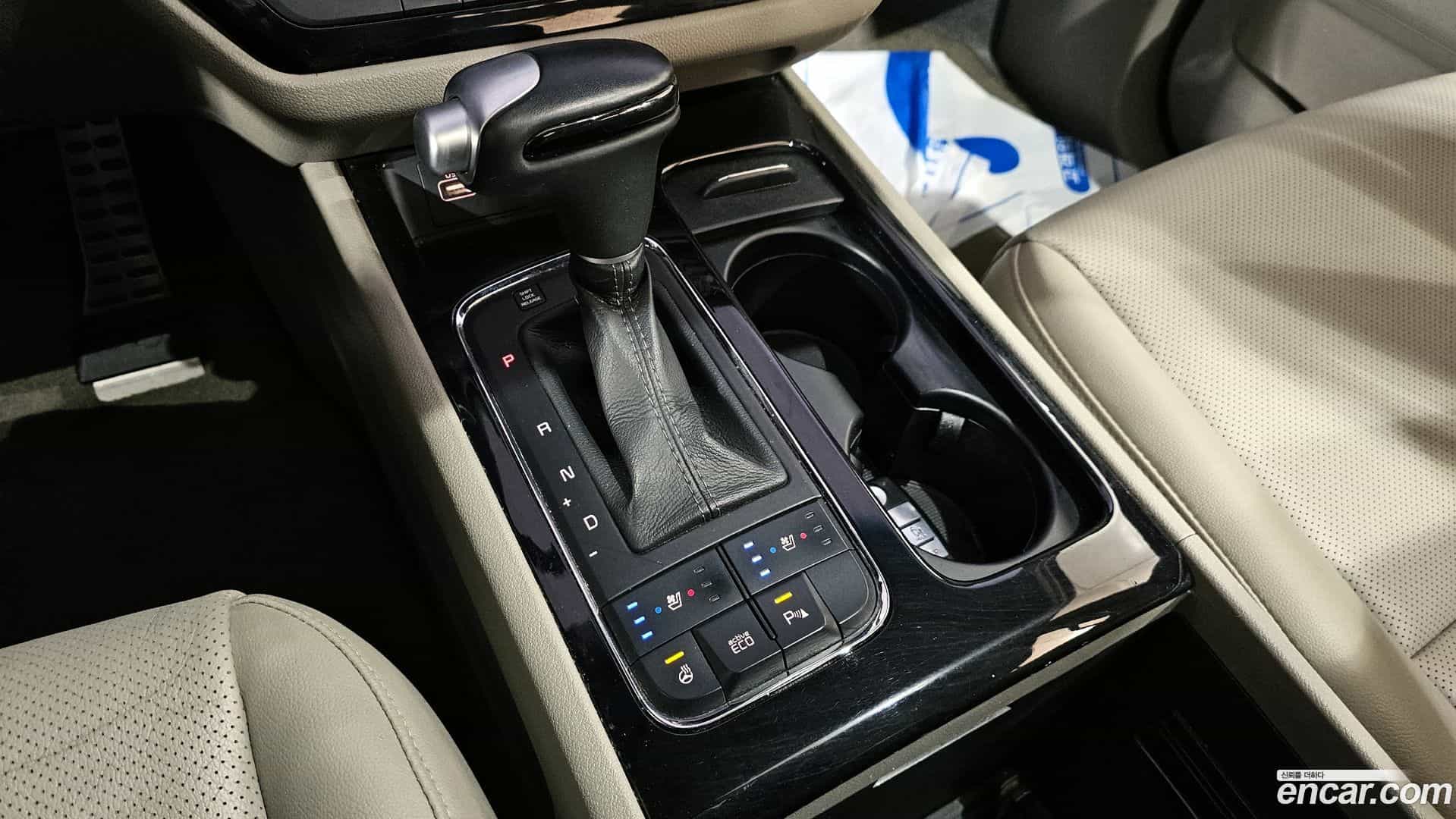 Canival Kia 2015.10-INNER-009