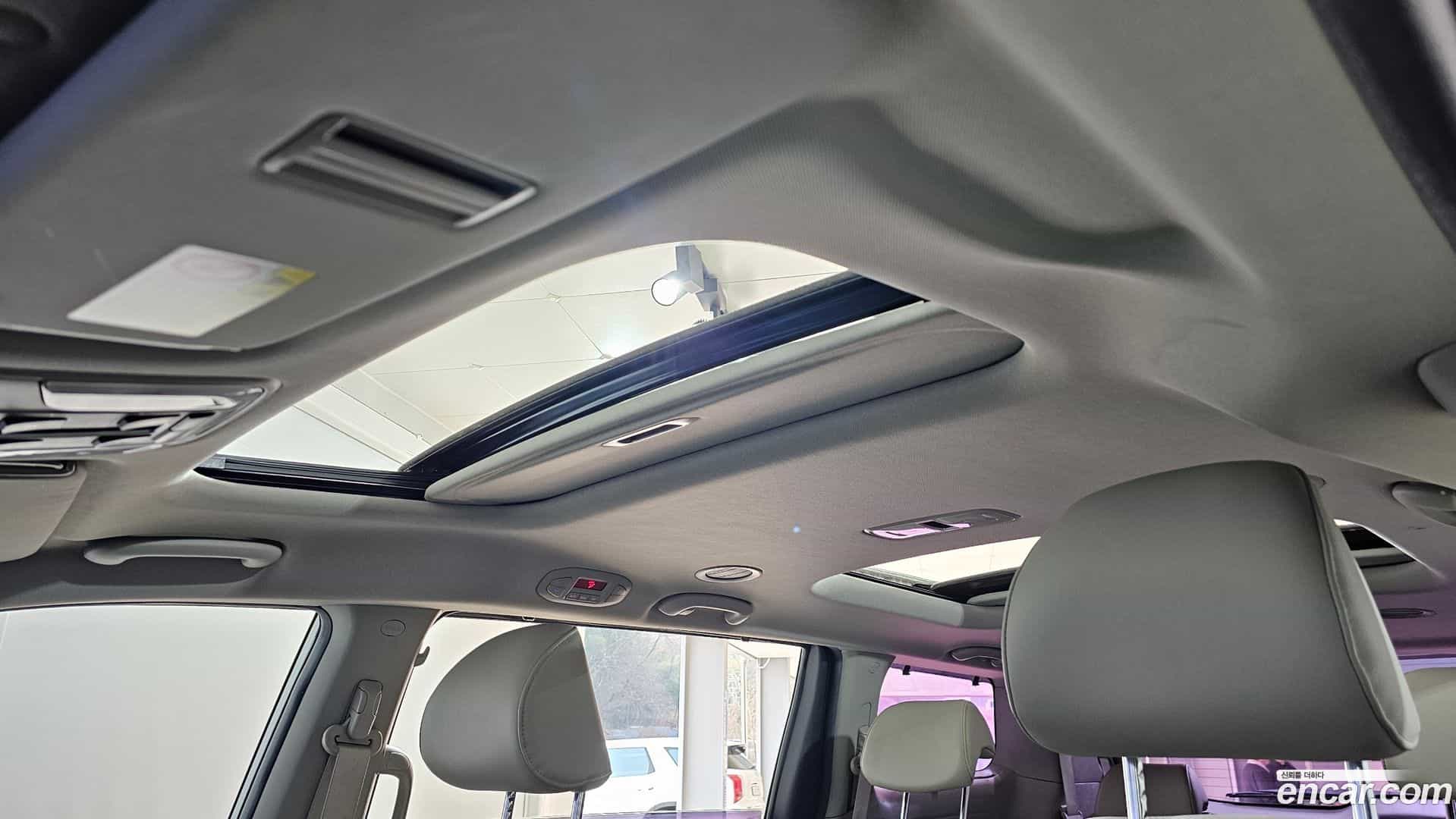 Canival Kia 2015.10-OPTION-024