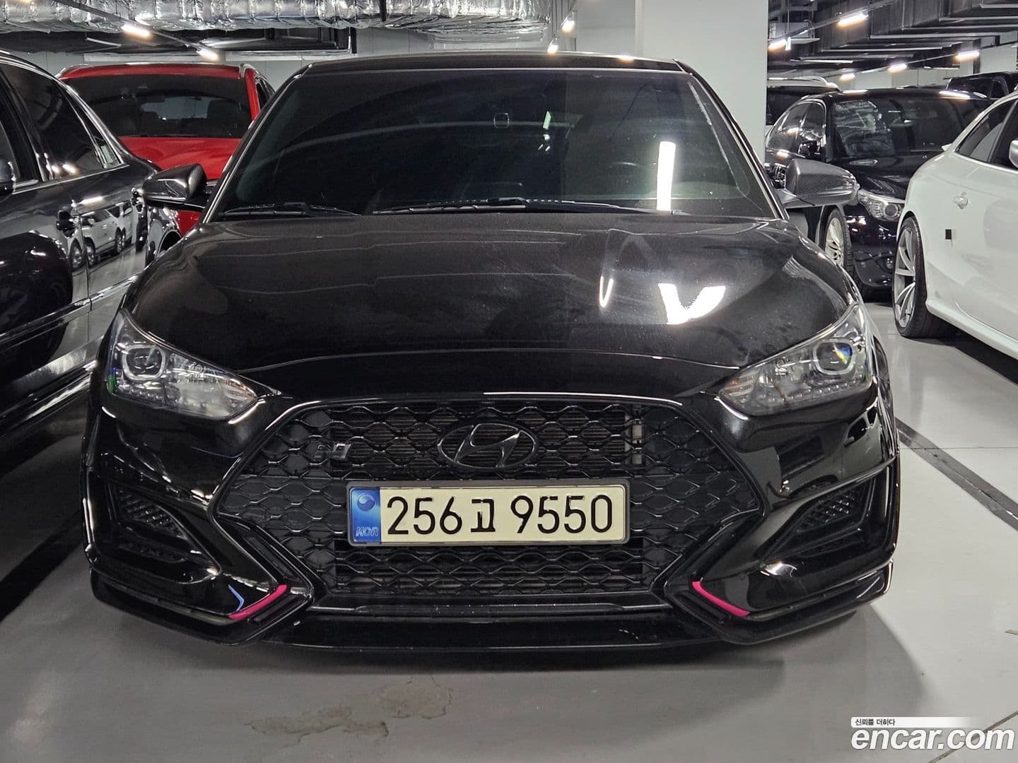 Main__Slider__Photo:Veloster Hyundai 2019.4-0