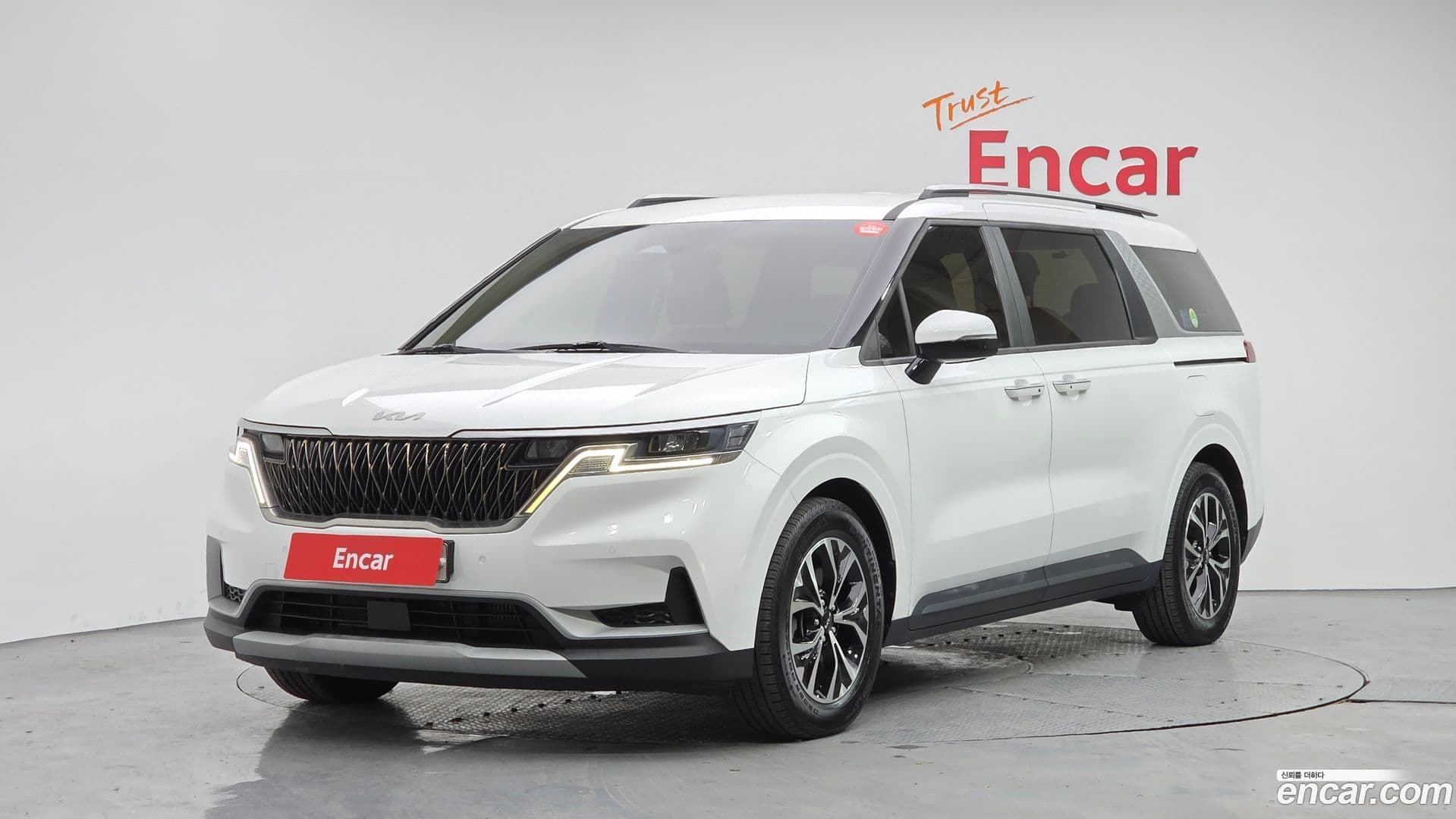 Main__Slider__Photo:Canival Kia 2021.11-0