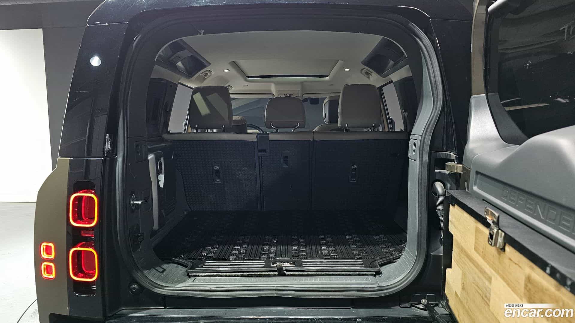 Defender Land Rover 2022.0-OPTION-024