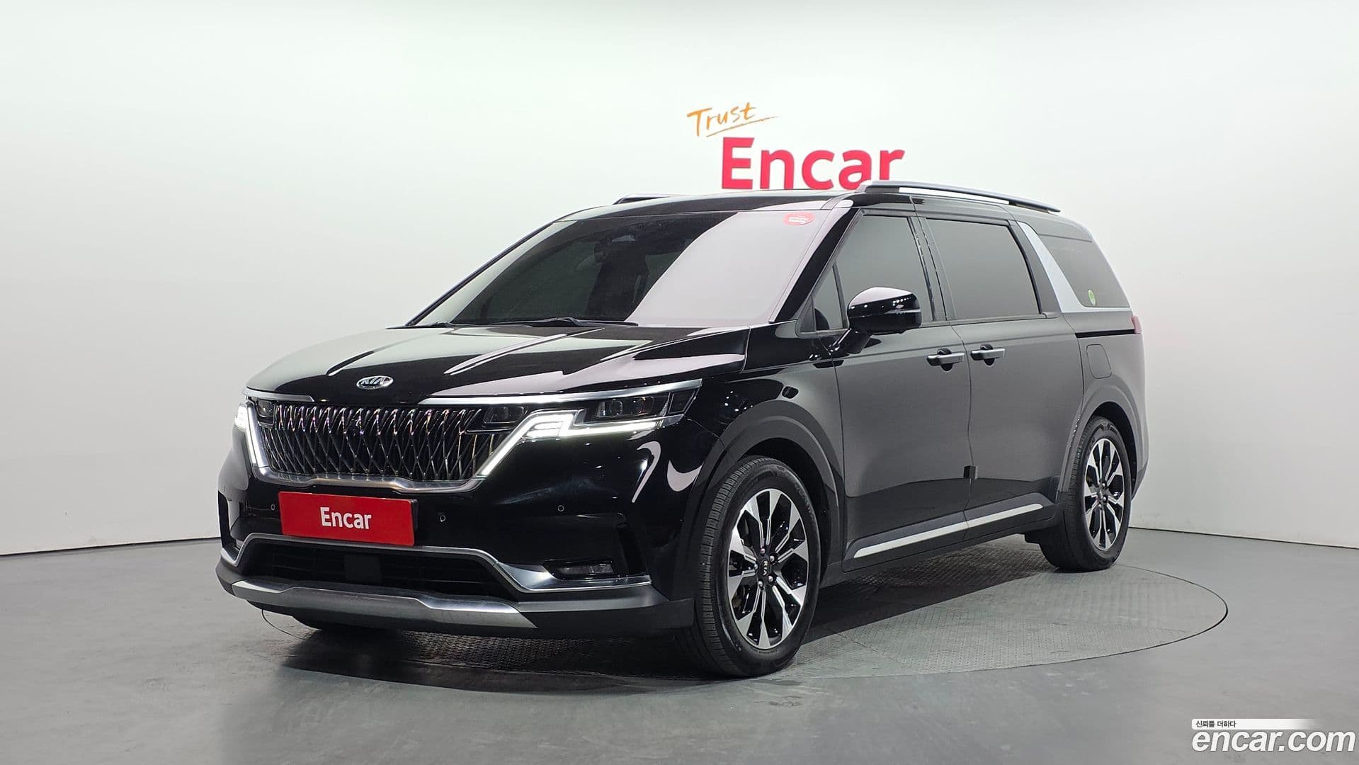 Main__Slider__Photo:Canival Kia 2021.1-0