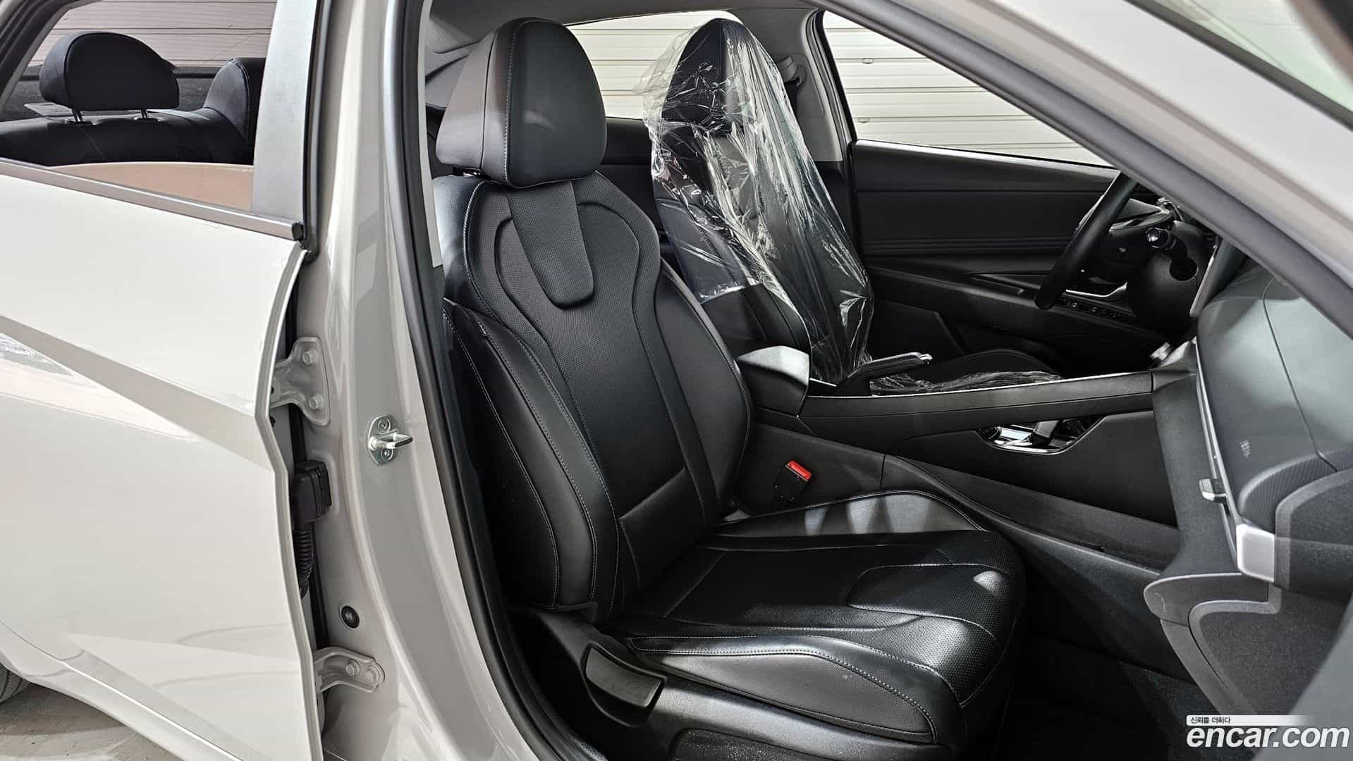 AVANTE Hyundai 2021.1-INNER-010